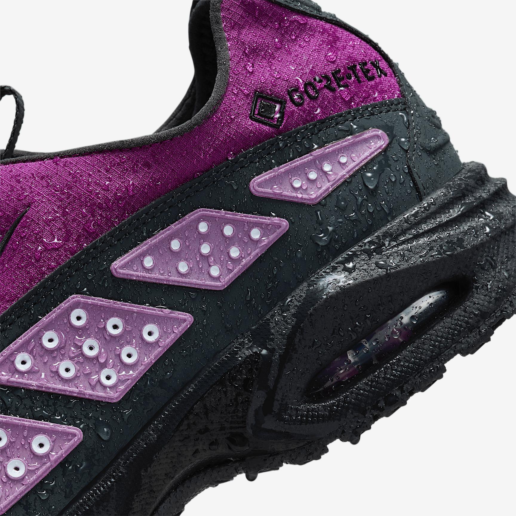 Nike Women's Air Max SNDR GORE-TEX Shoes Product Image