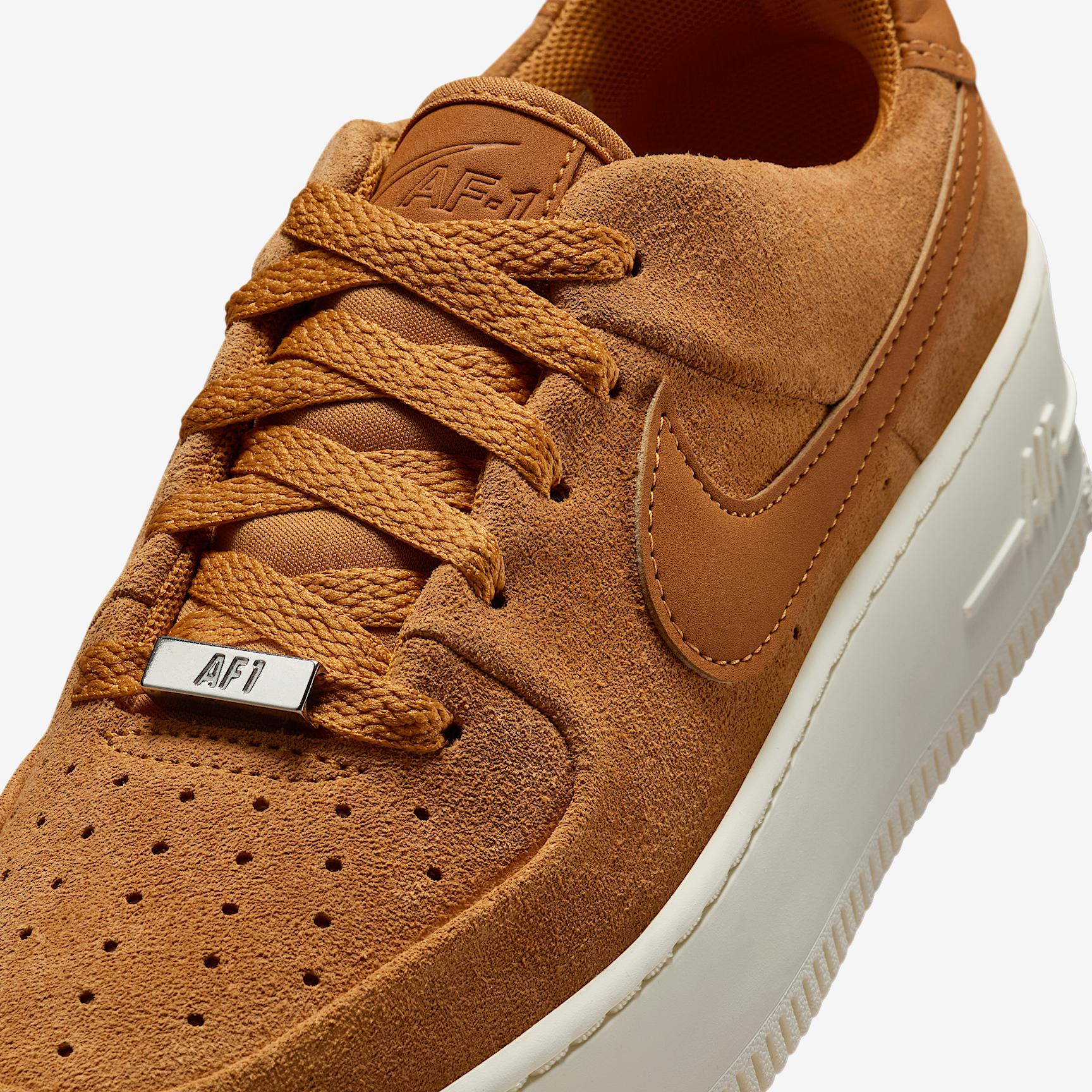 Nike Womens Air Force 1 Sage Low Shoes | AR5339-701 Product Image