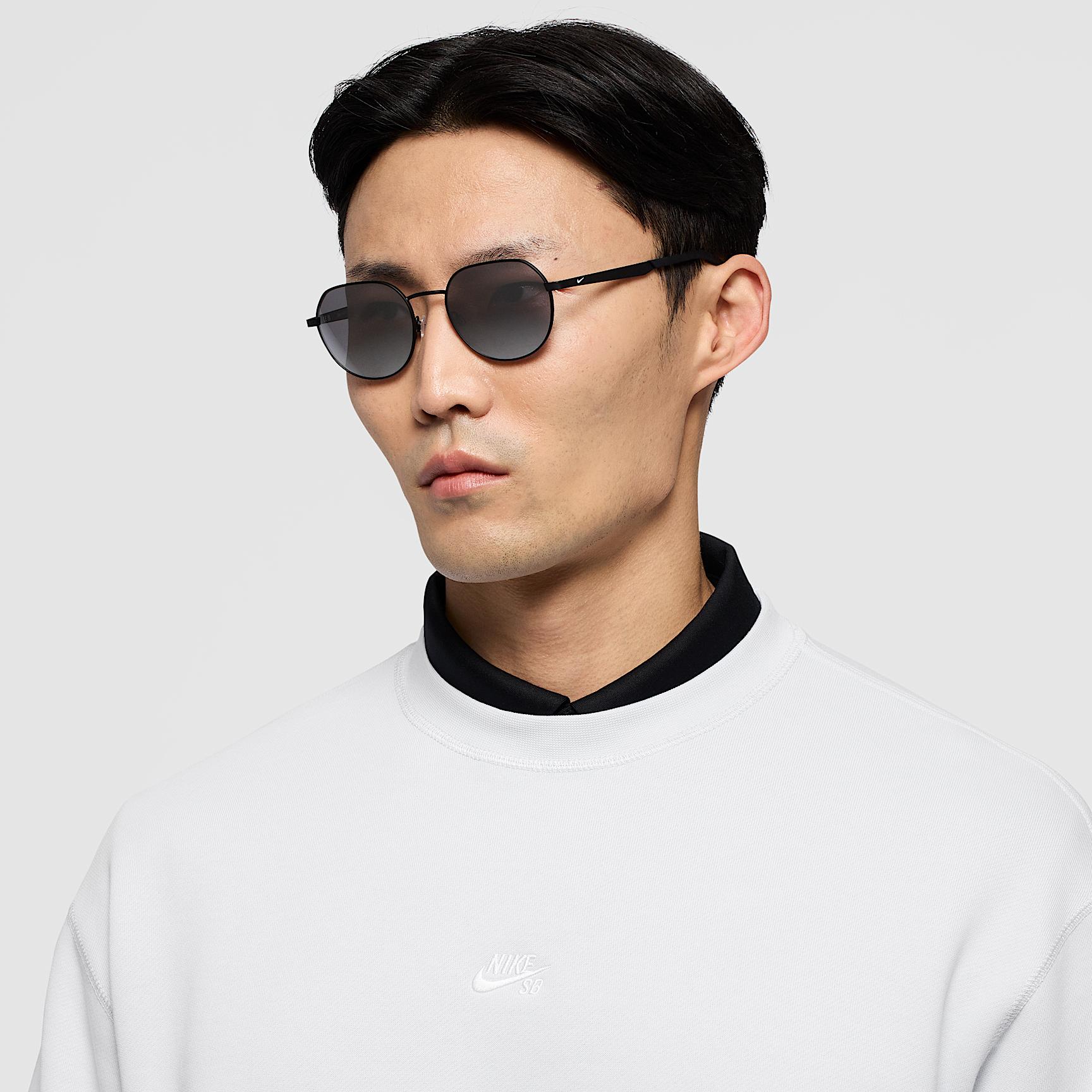 Nike Traveler Trend Mirrored Sunglasses Product Image