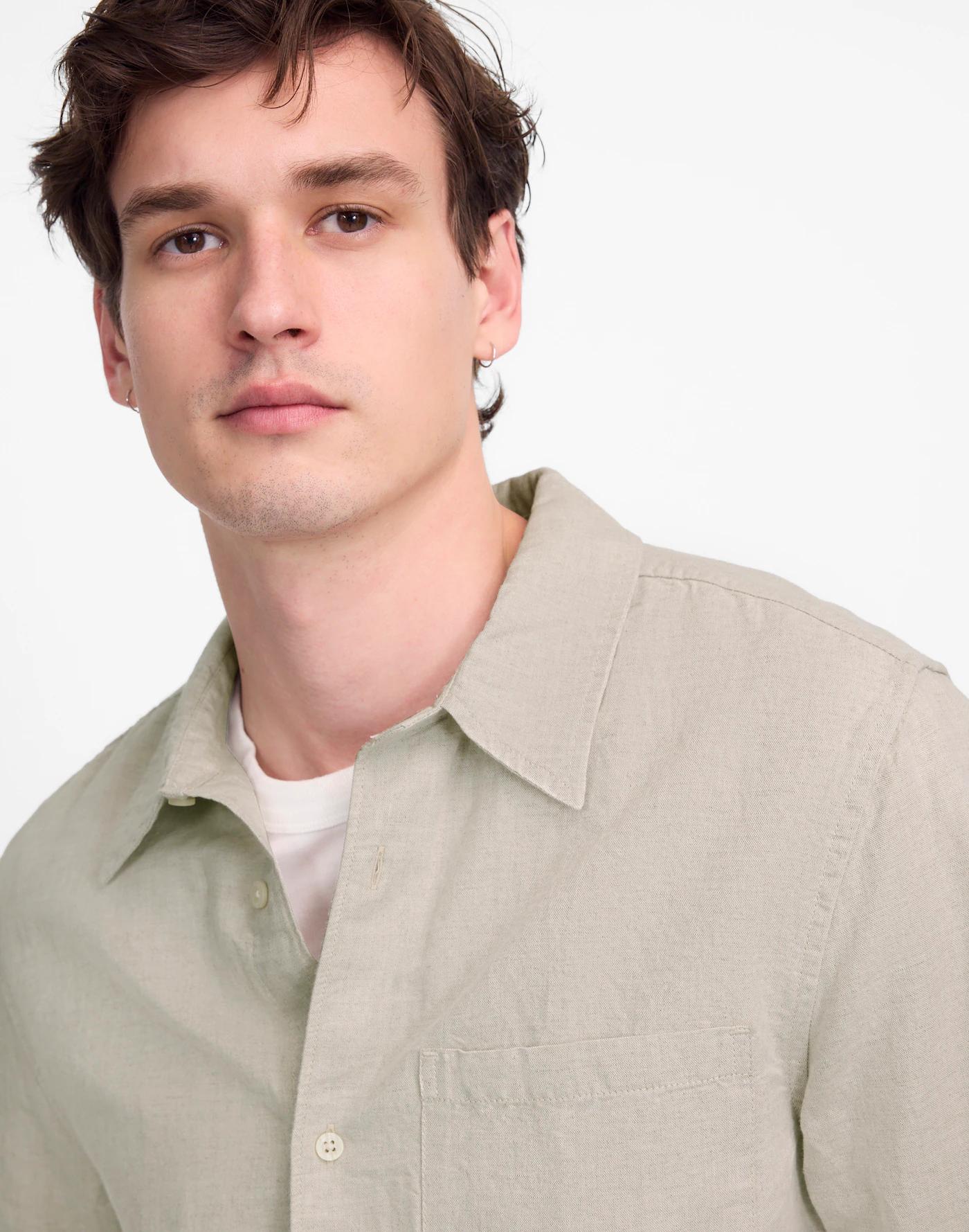 Button-Up Shirt in Cotton-Linen Blend Product Image