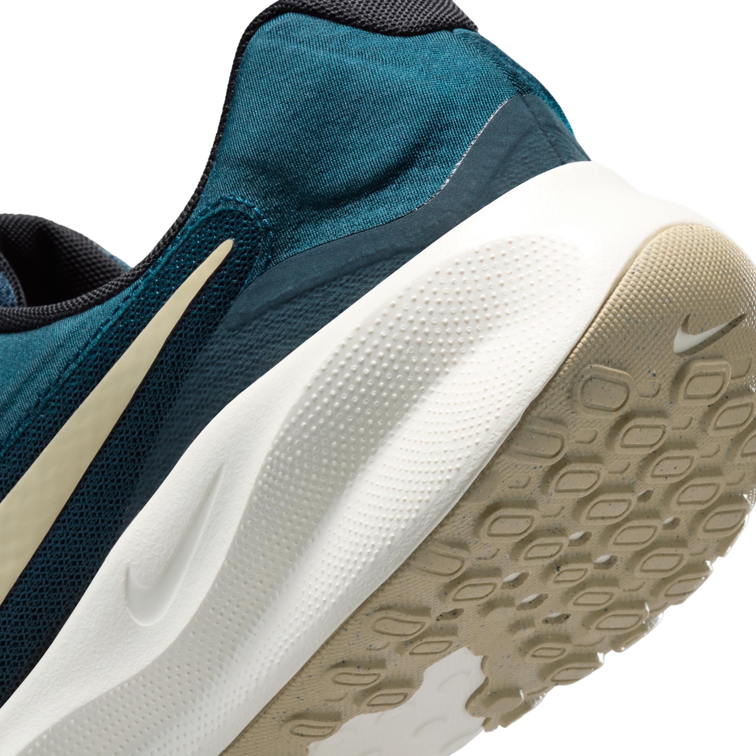 Nike Men's Revolution 7 Road Running Shoes Product Image