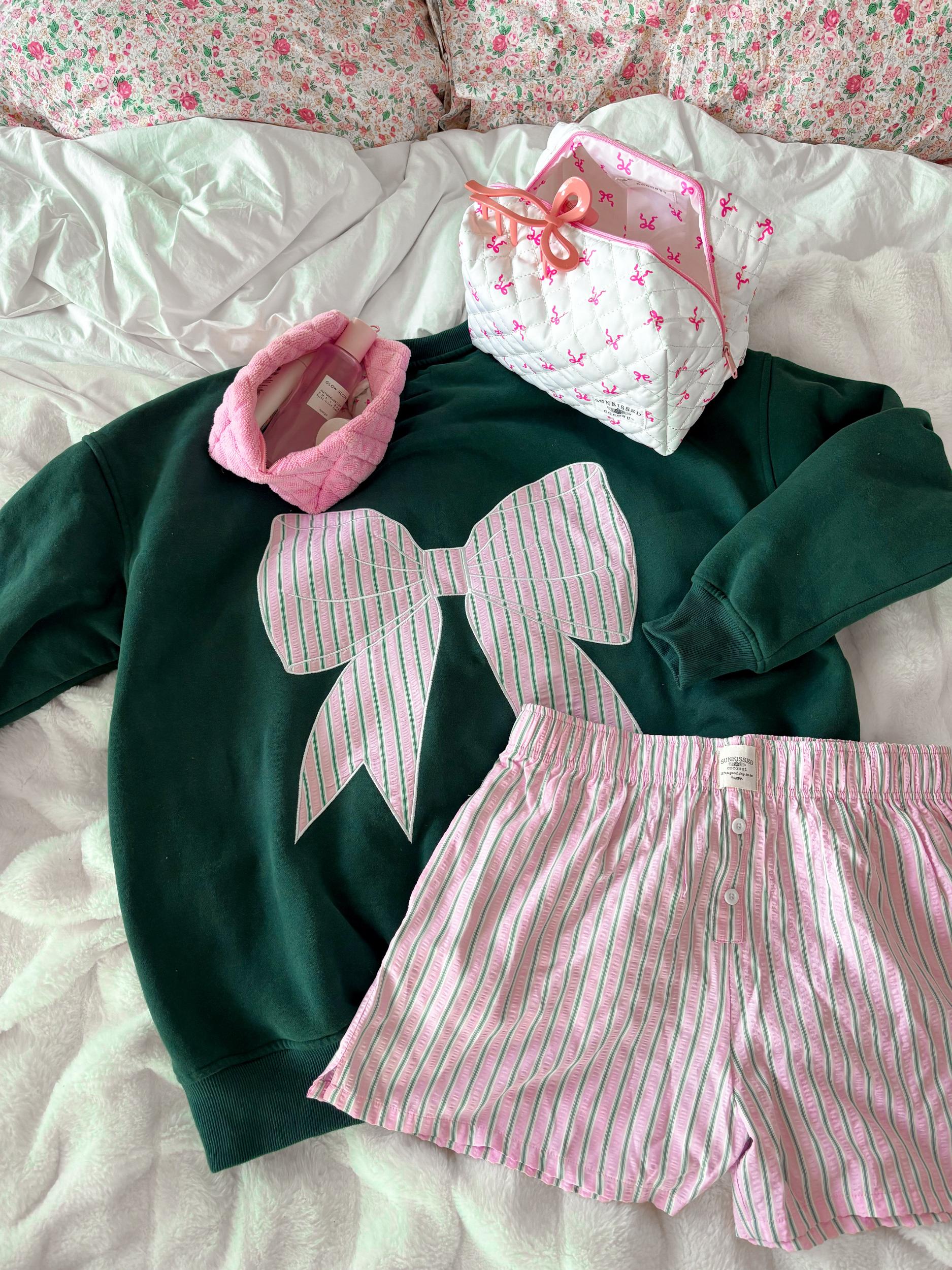 Winter Green Striped Bow Embroider Sweatshirt Product Image
