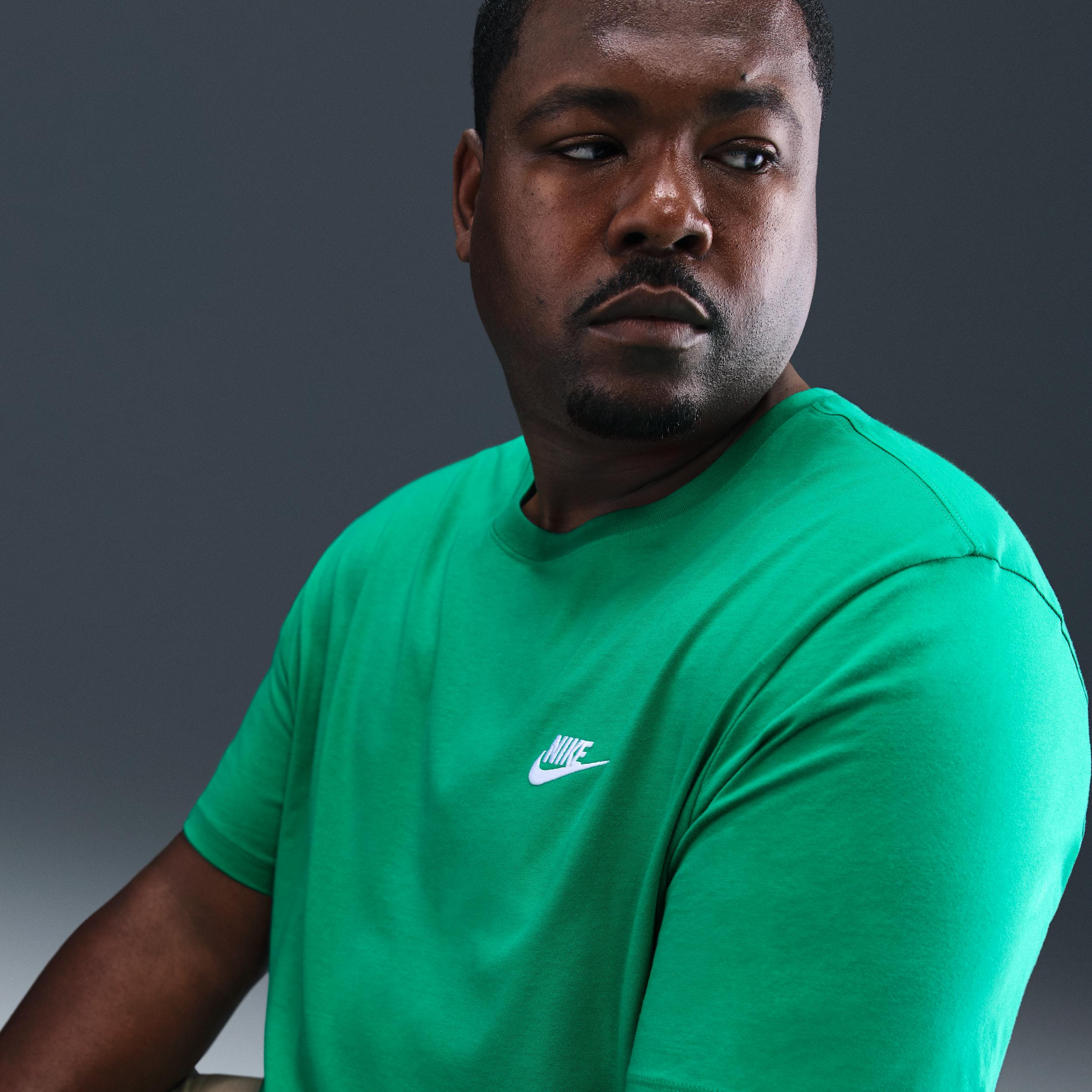 Mens Nike Sportswear Club T-Shirt | AR4997-324 Product Image