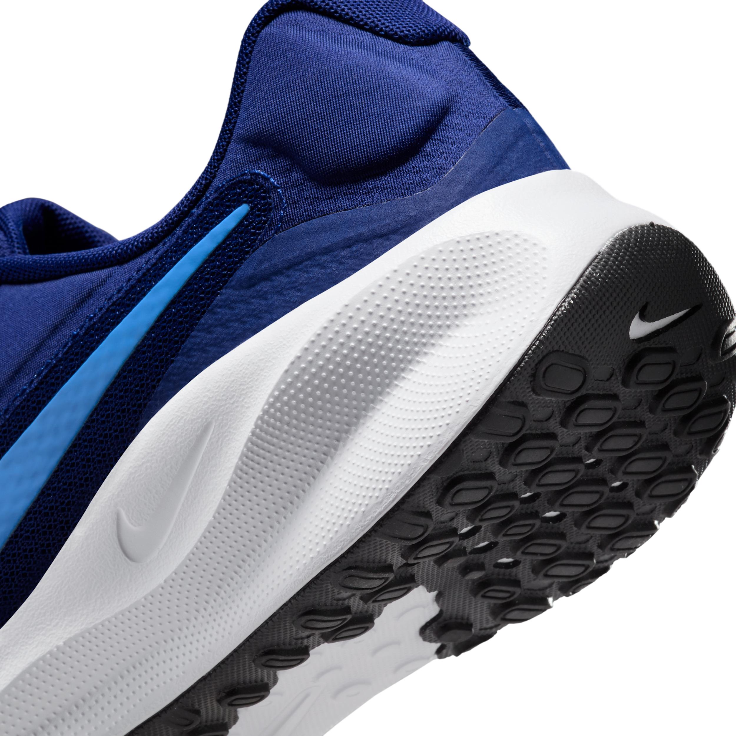 Nike Men's Revolution 7 Road Running Shoes Product Image