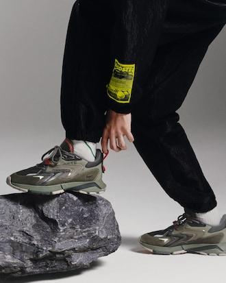 Men's L003 Neo Tech Sneakers Product Image