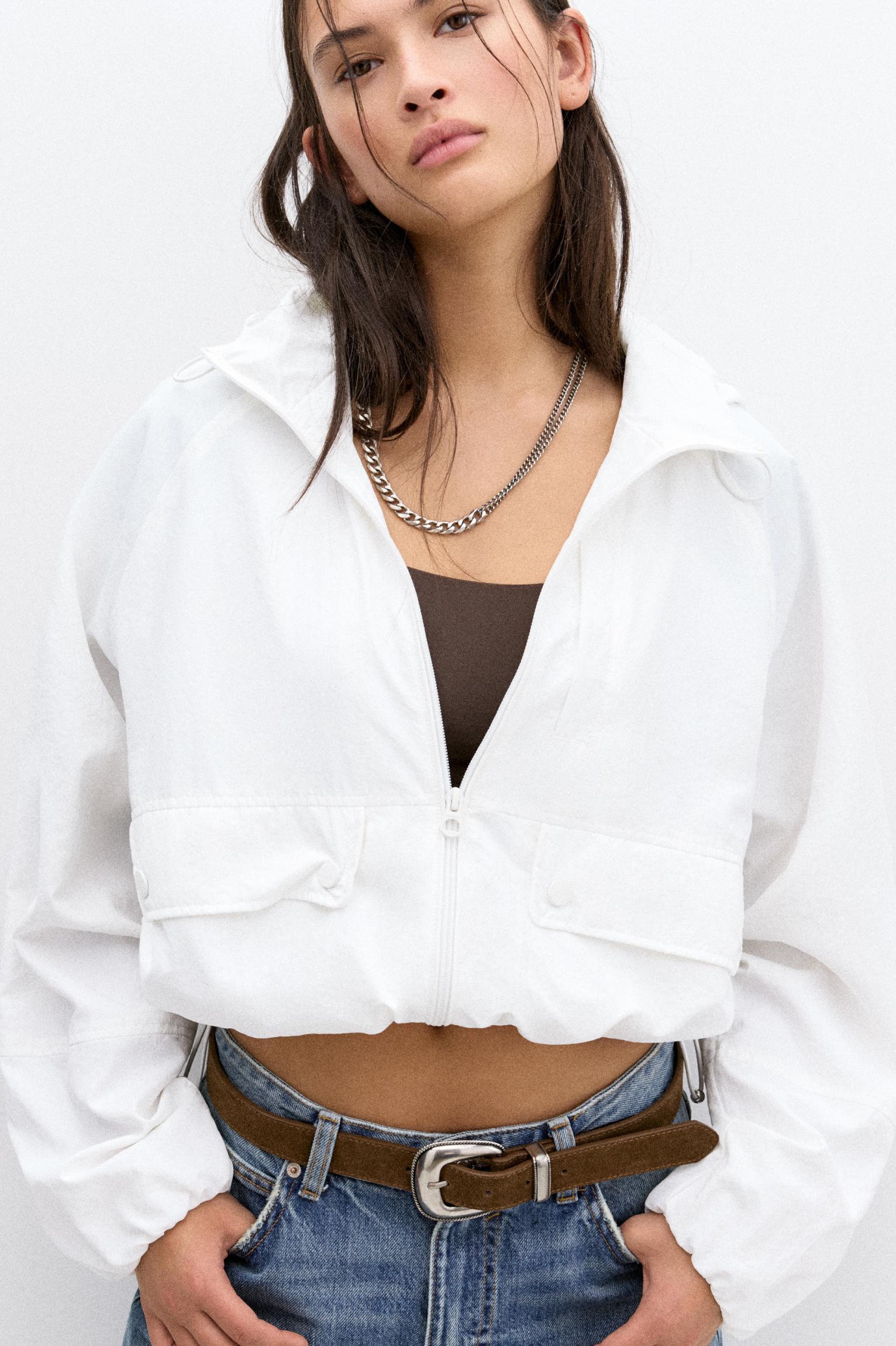 Short lightweight hooded jacket Product Image