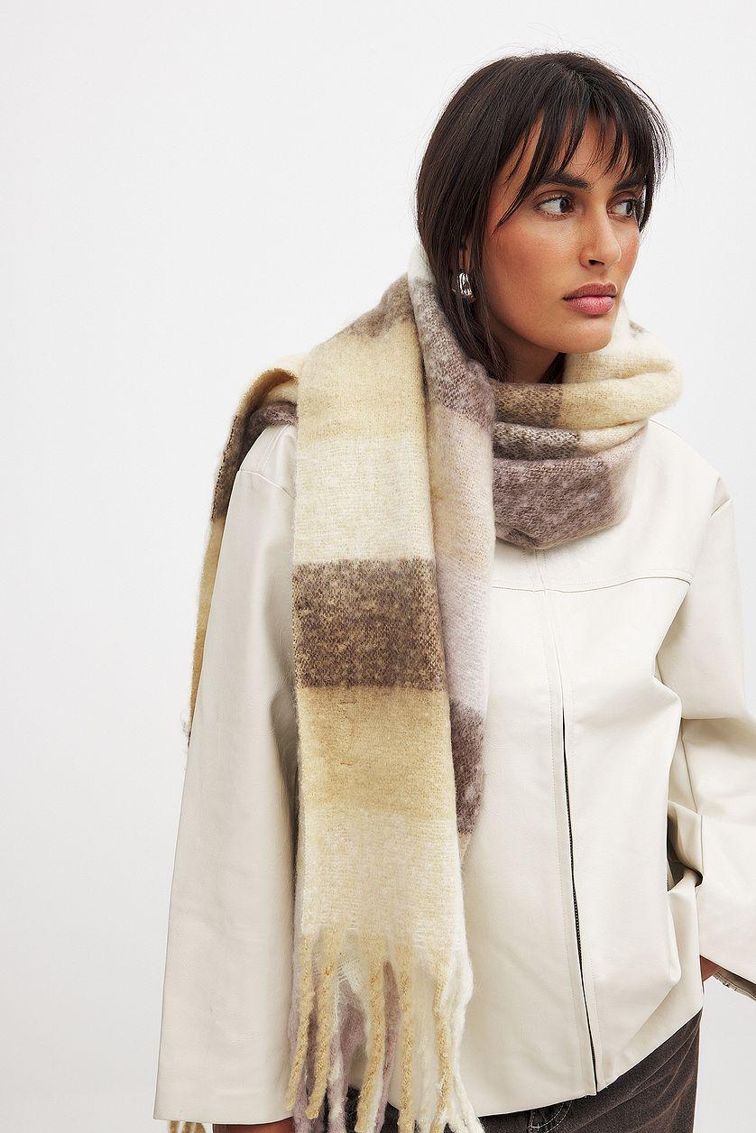 Checkered Scarf Product Image