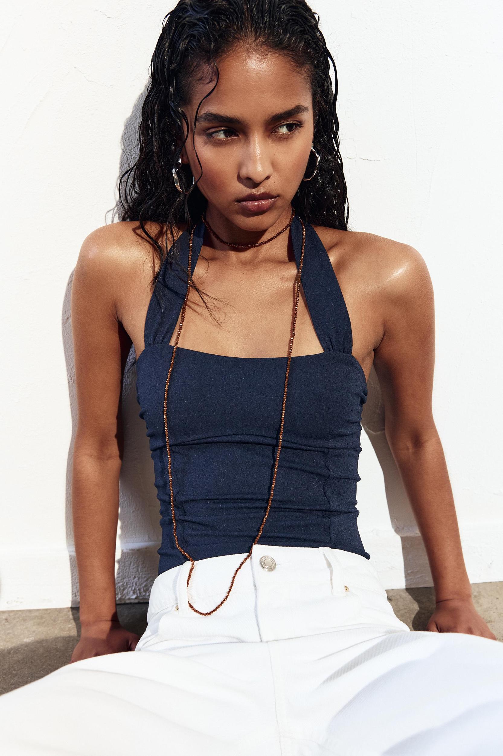 Top with straight neckline Product Image