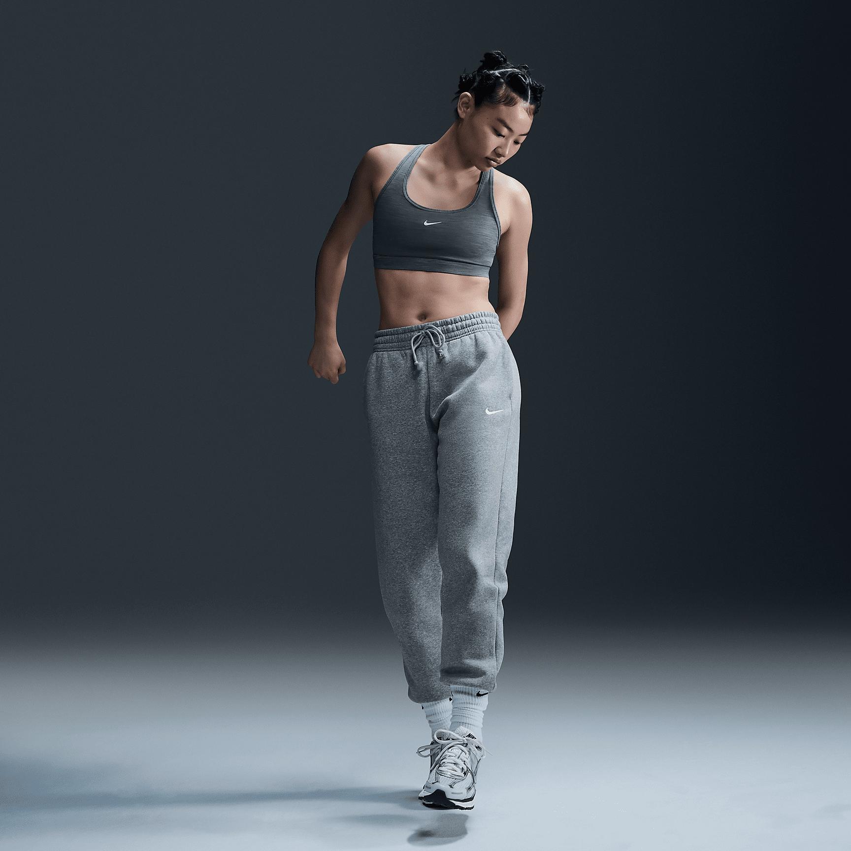 Nike Swoosh Light Support Women's Non-Padded Sports Bra Product Image