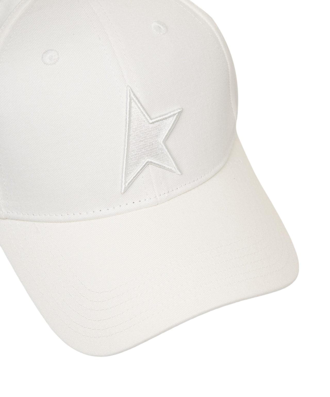 Baseball cap with logo embroidery Product Image