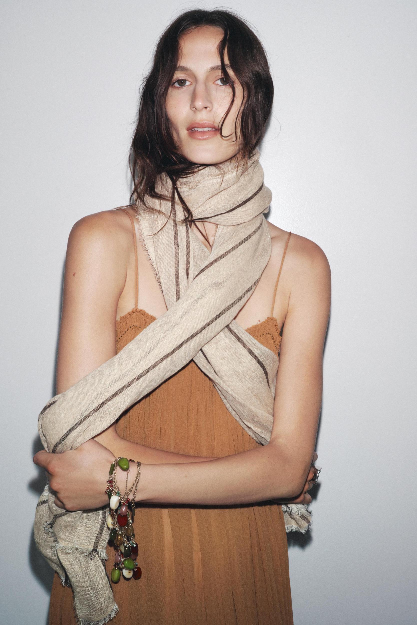 100% STRIPED LINEN SCARF Product Image