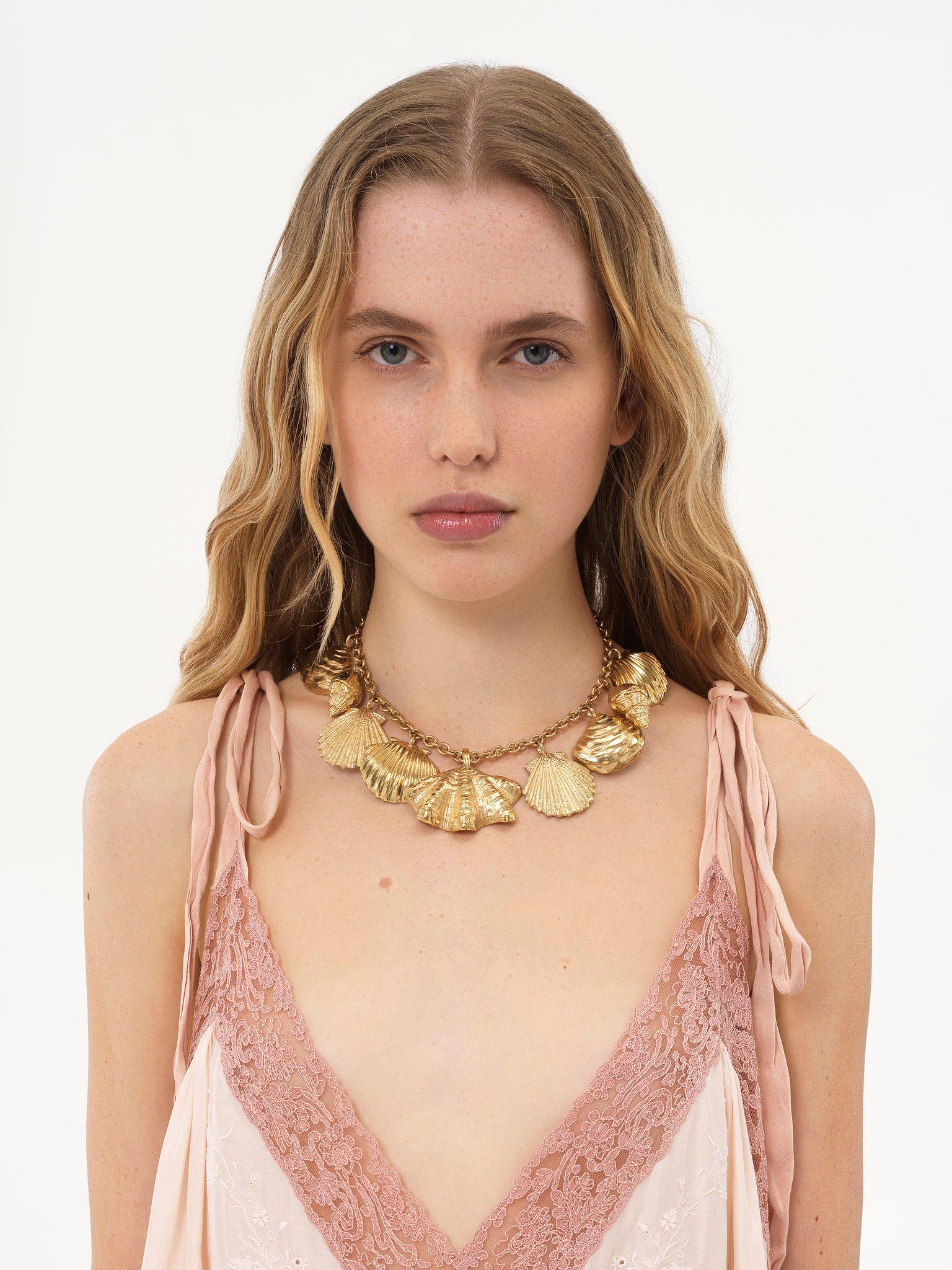 The Chloé Shells necklace Product Image