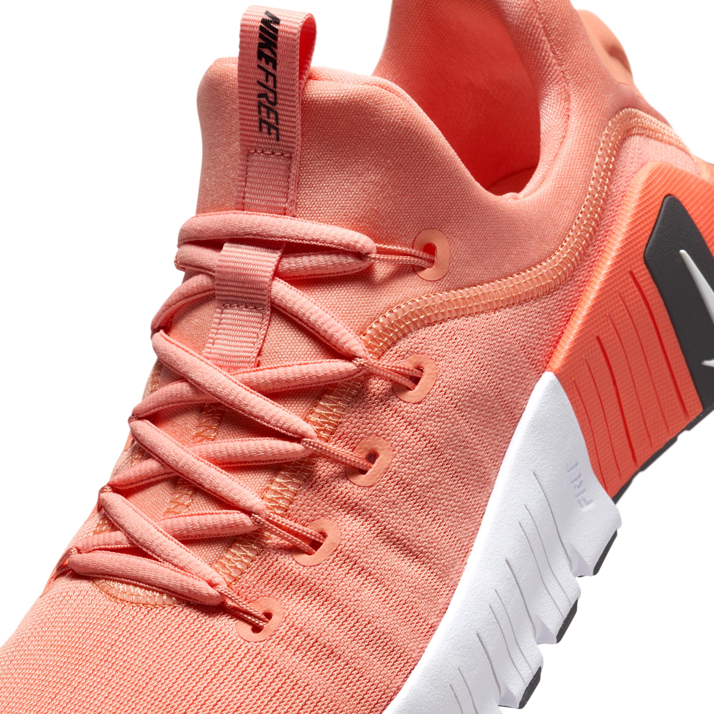 Nike Womens Free Metcon 6 Workout Shoes | FJ7126-803 Product Image