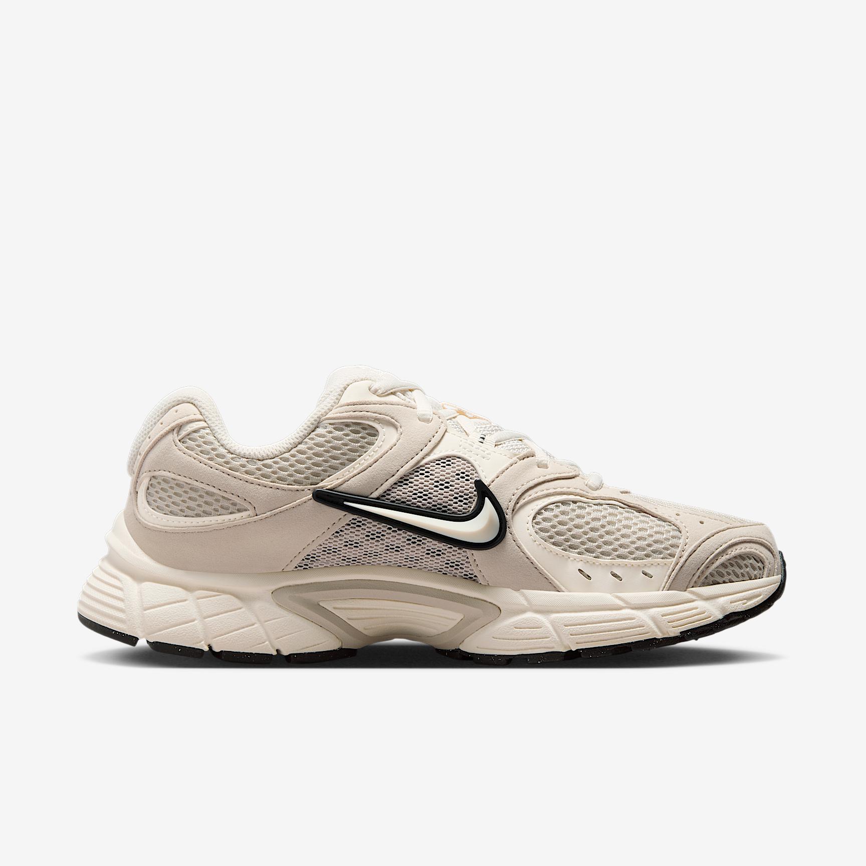 Nike Womens V5 RNR Shoes | II6294-100 Product Image