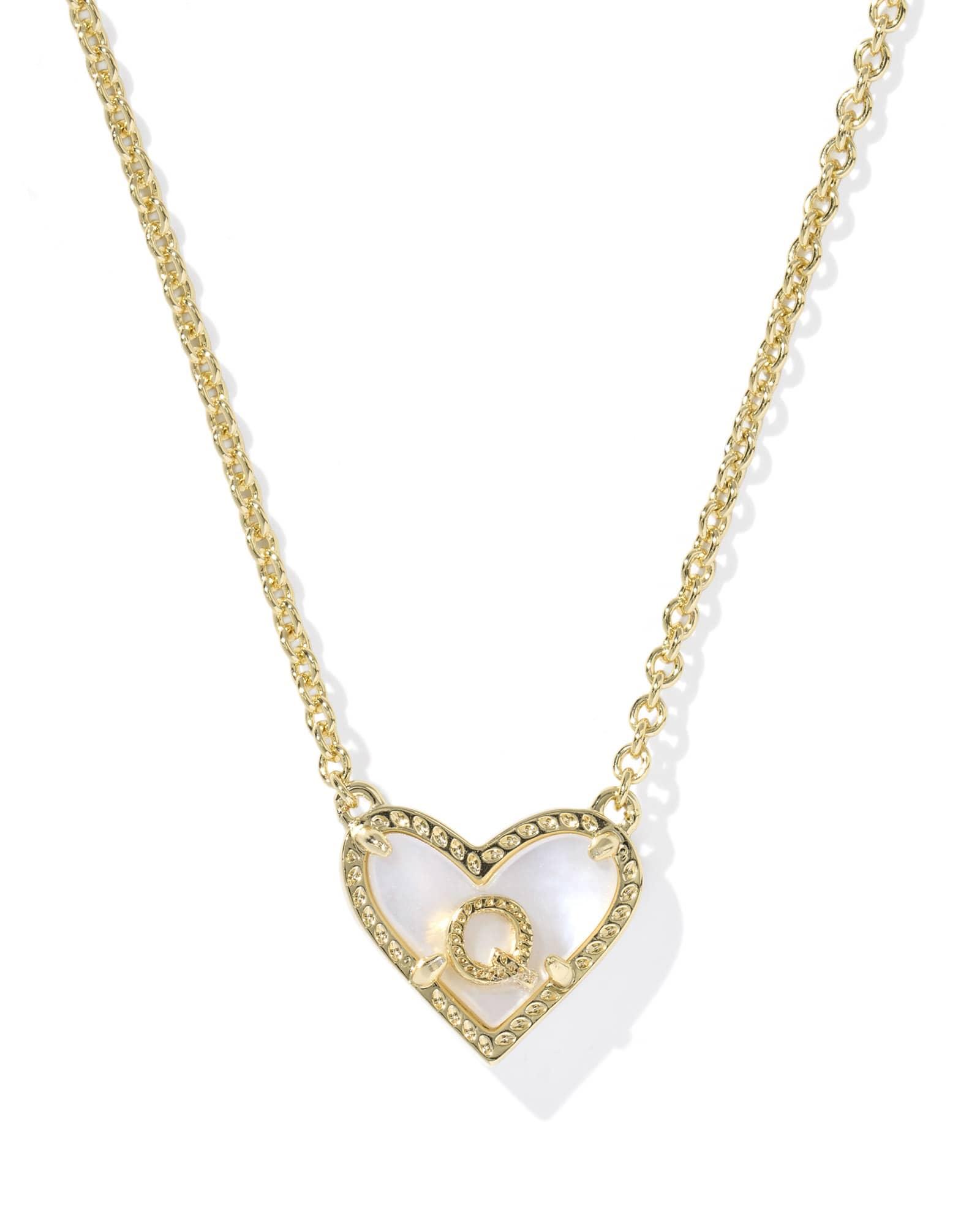 Ari Heart Letter G Gold Short Pendant Necklace Product Image