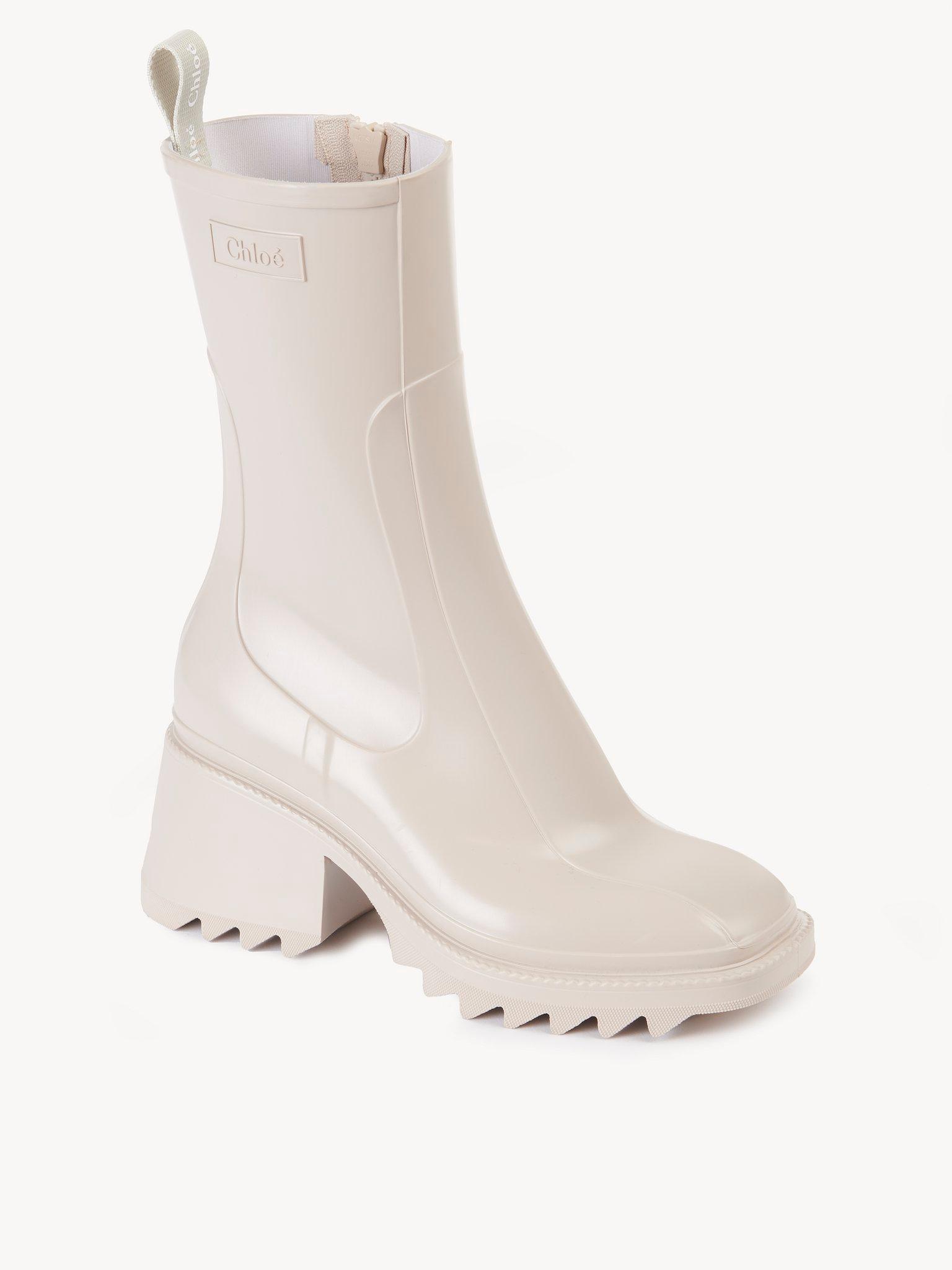 Betty rain boot Product Image