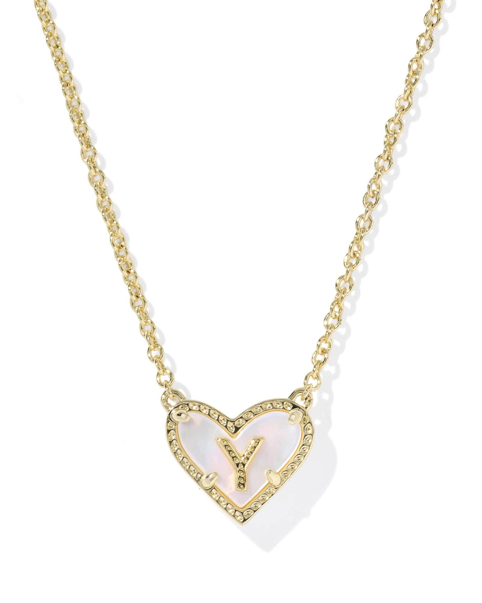 Ari Heart Letter G Gold Short Pendant Necklace Product Image