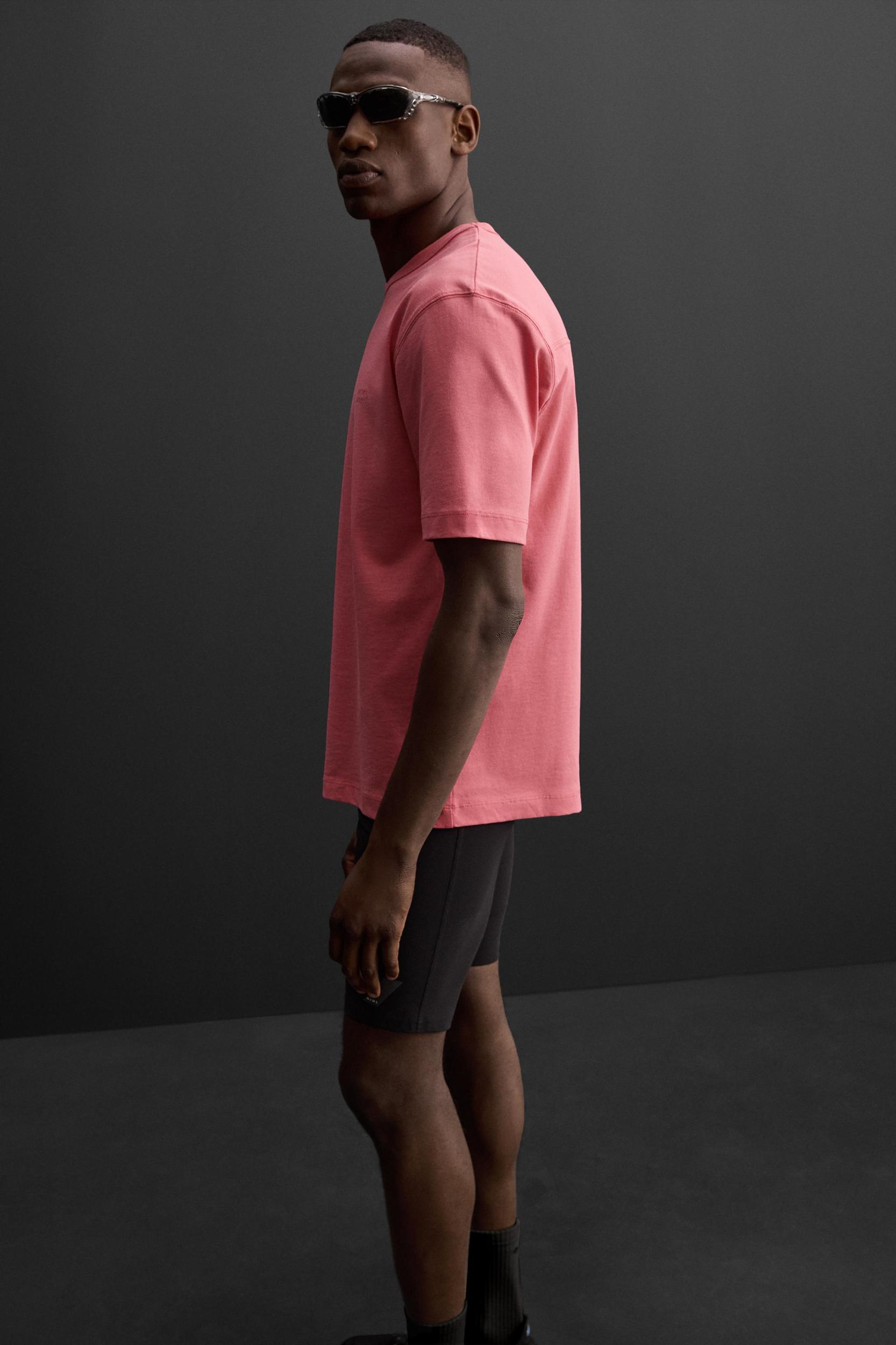 HEAVY WEIGHT T-SHIRT Product Image