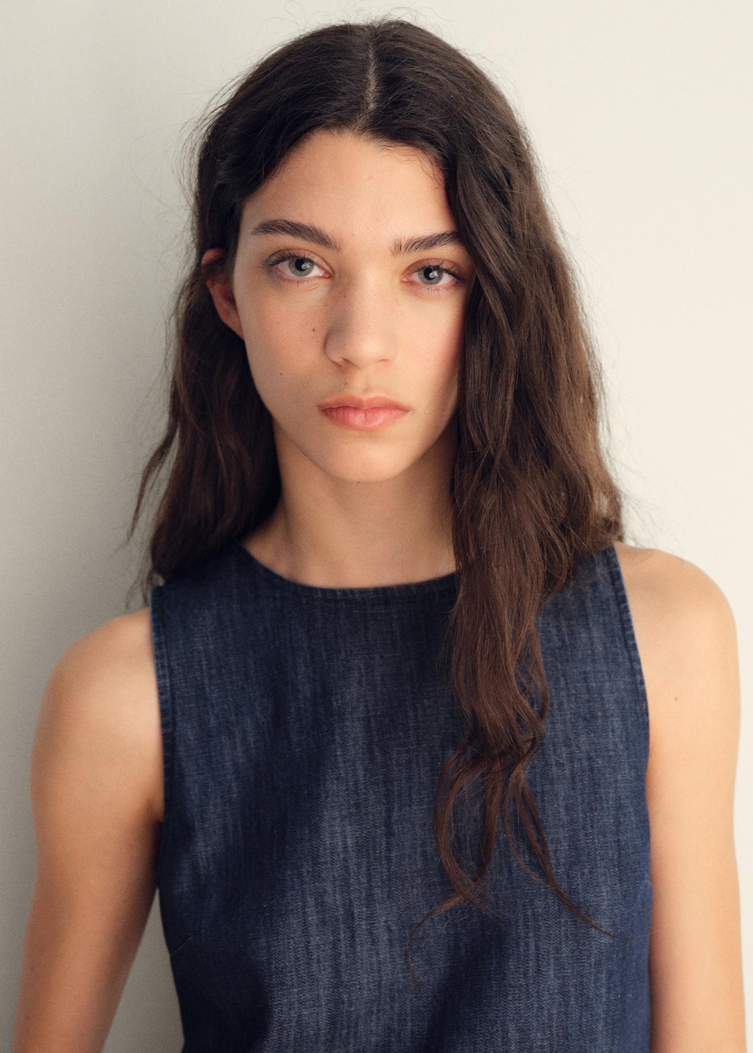 Rinse-wash denim crop top - Women | MANGO USA Product Image