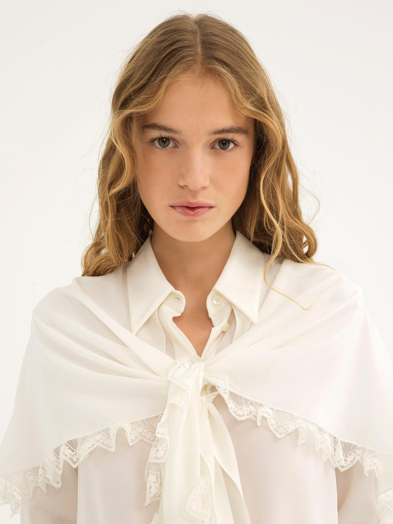 Knotted heritage cape blouse in silk Product Image