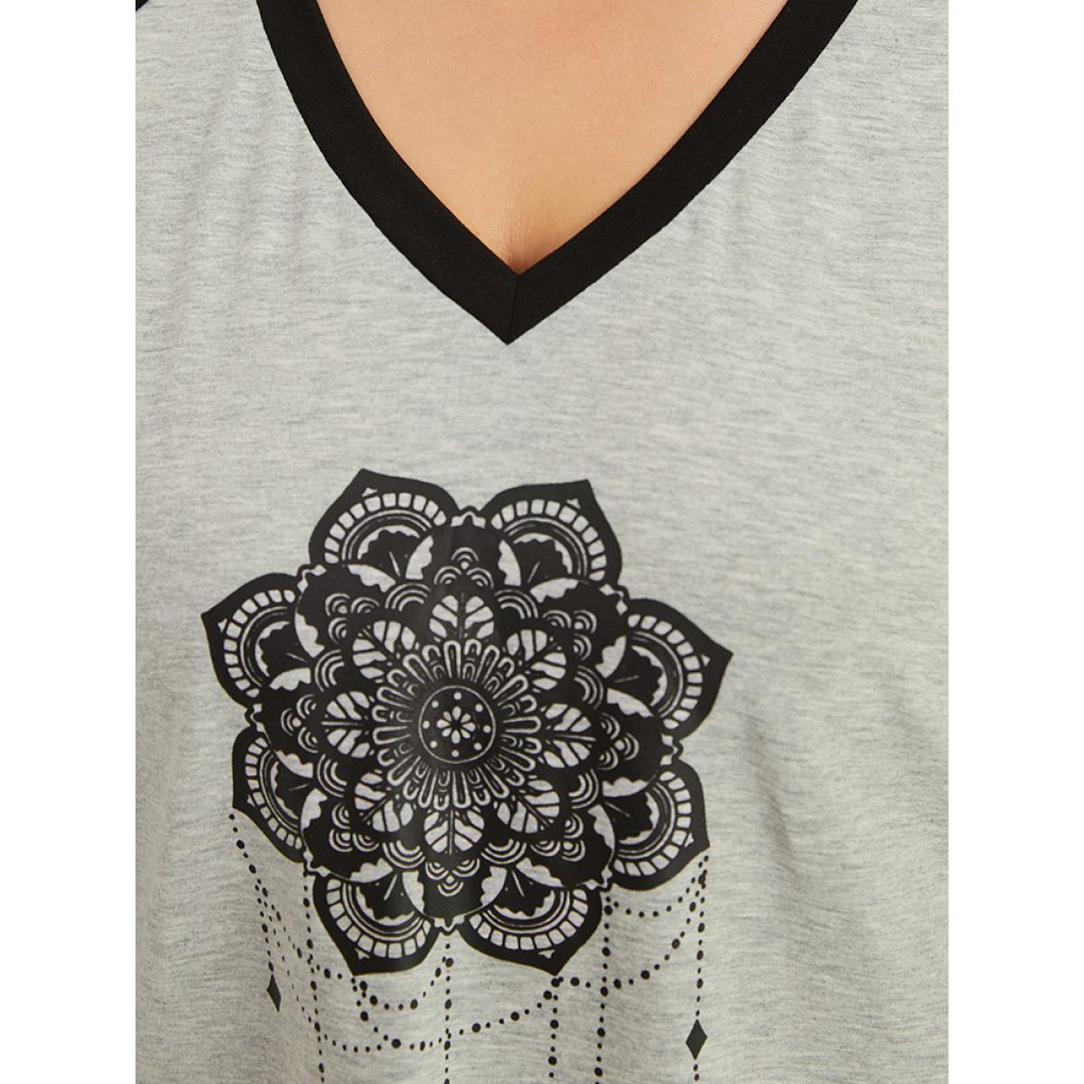 Plus Size Boho Print Contrast V Neck Raglan Sleeve T-shirt DarkGray Women Casual Printed Bohemian Print Dailywear T-shirts BloomChic 28/5X Product Image