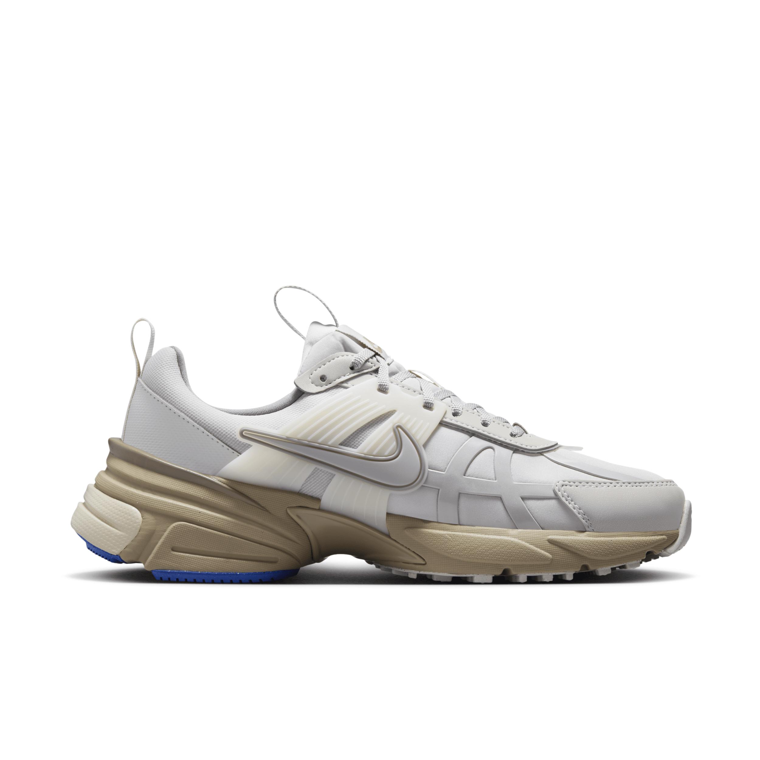 Nike Women's V2K Run GORE-TEX Waterproof Shoes Product Image
