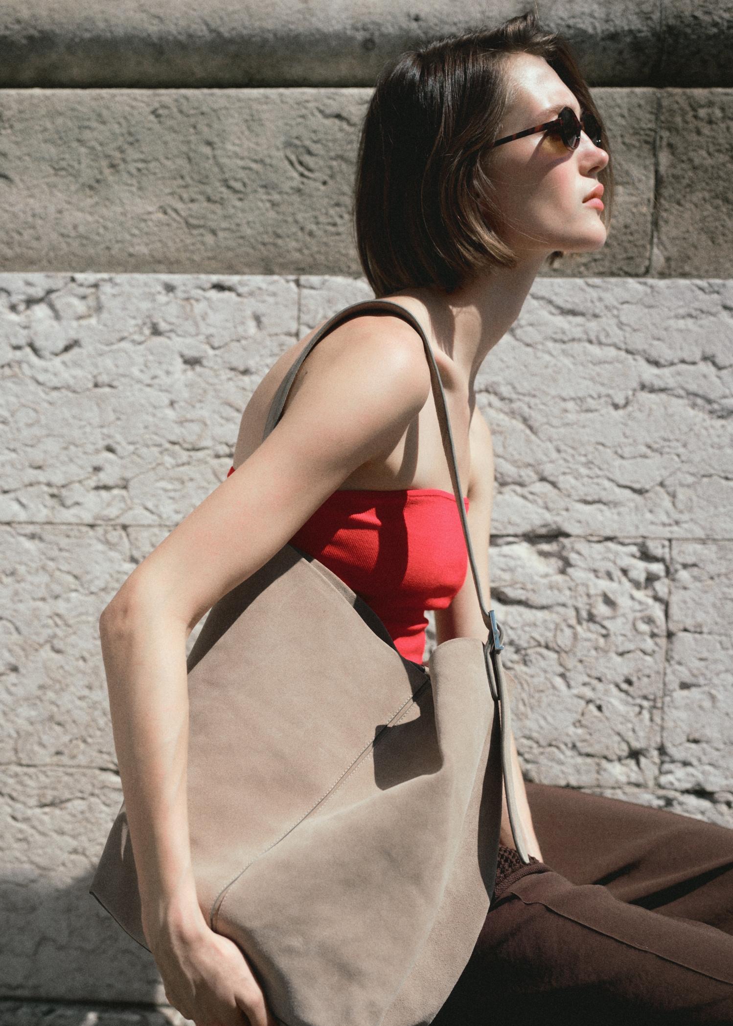 Leather bucket bag - Women | MANGO USA Product Image