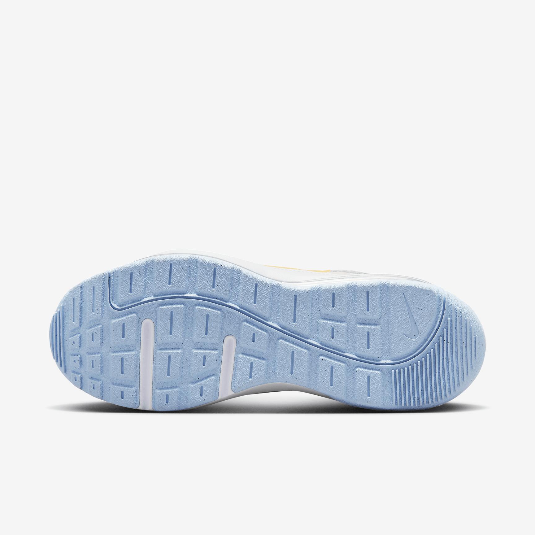 Nike Women's Air Max AP Shoes Product Image