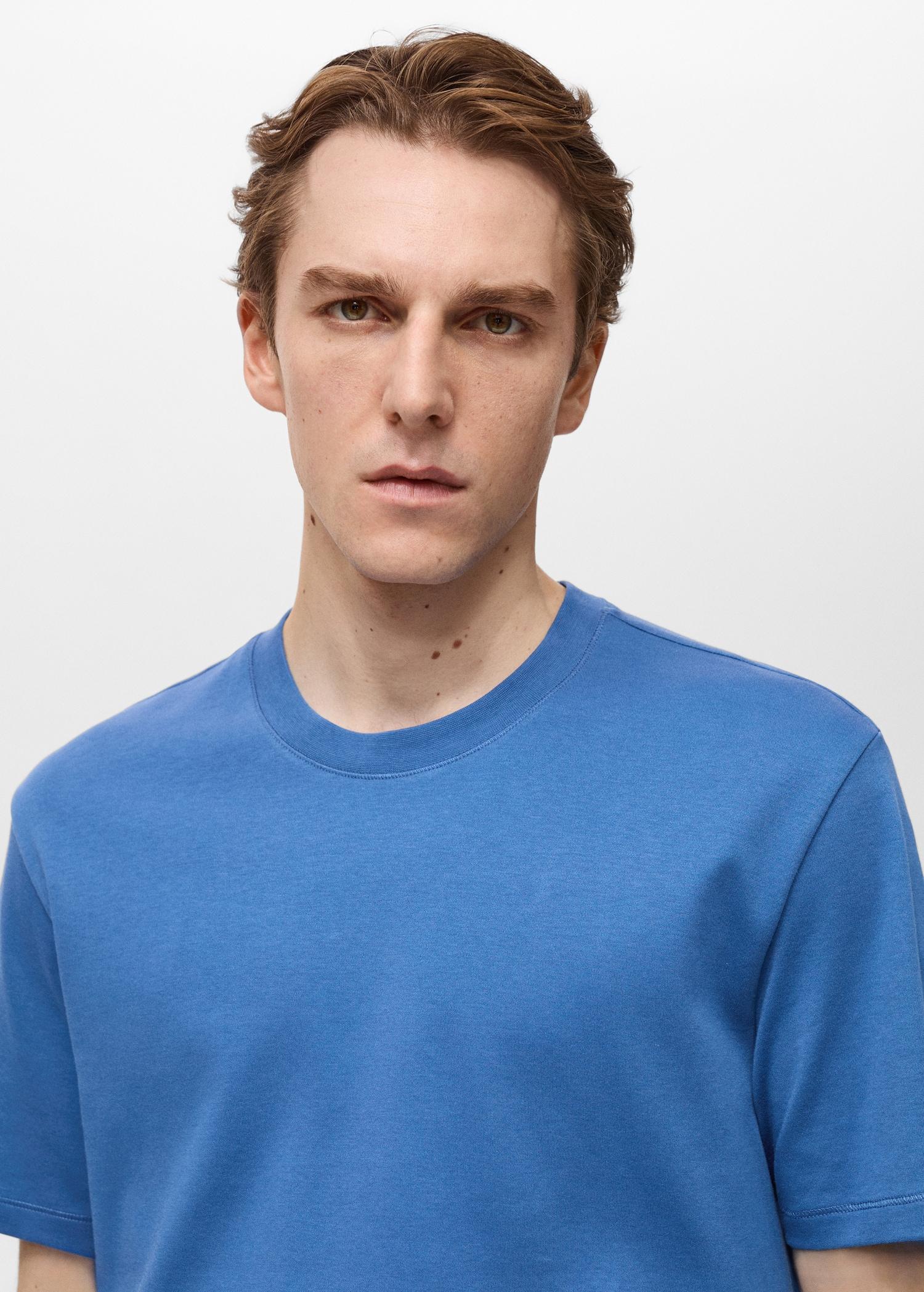 Medium-weight regular-fit t-shirt - Men | MANGO USA Product Image
