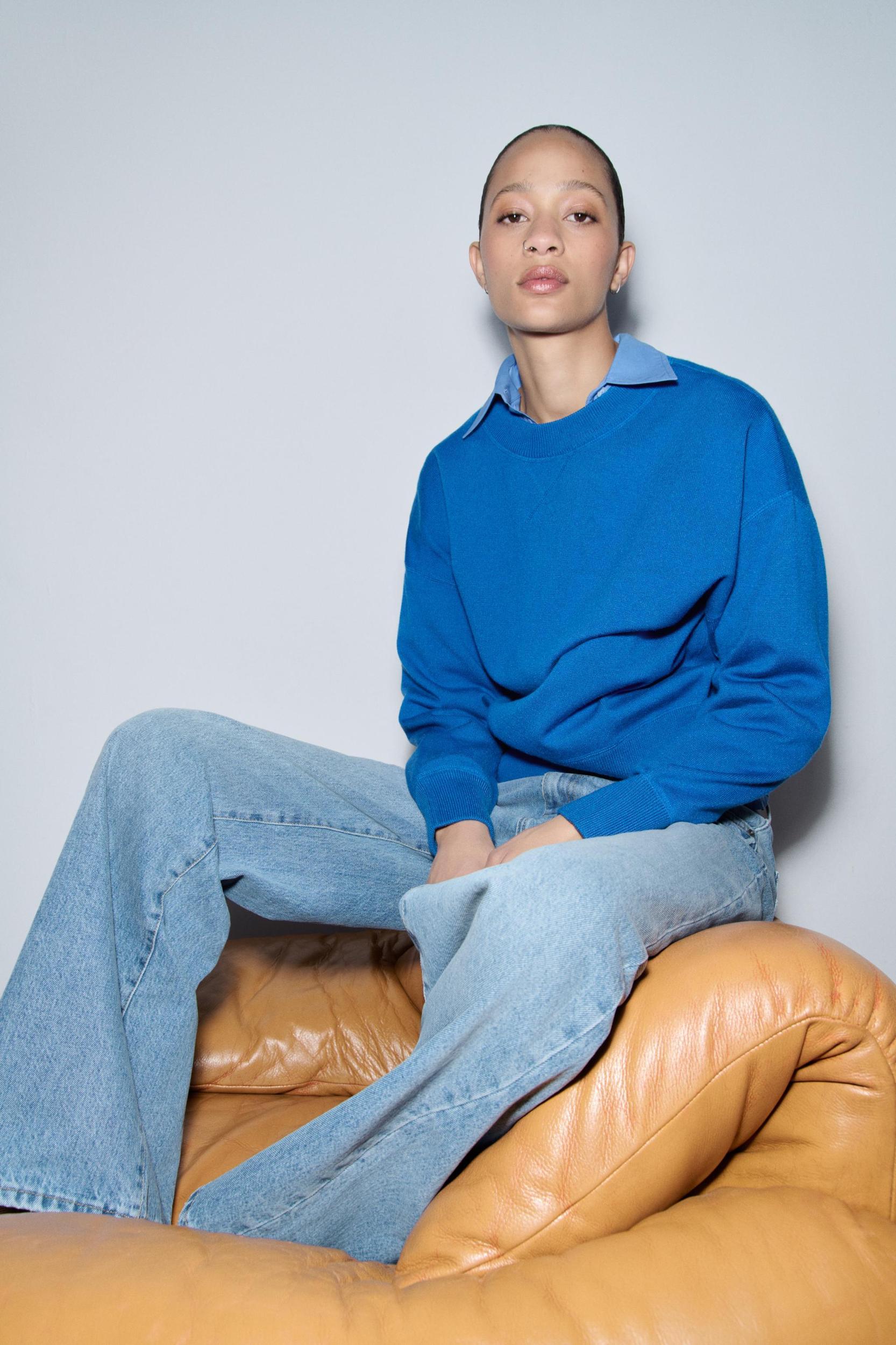 PLAIN KNIT SWEATSHIRT Product Image