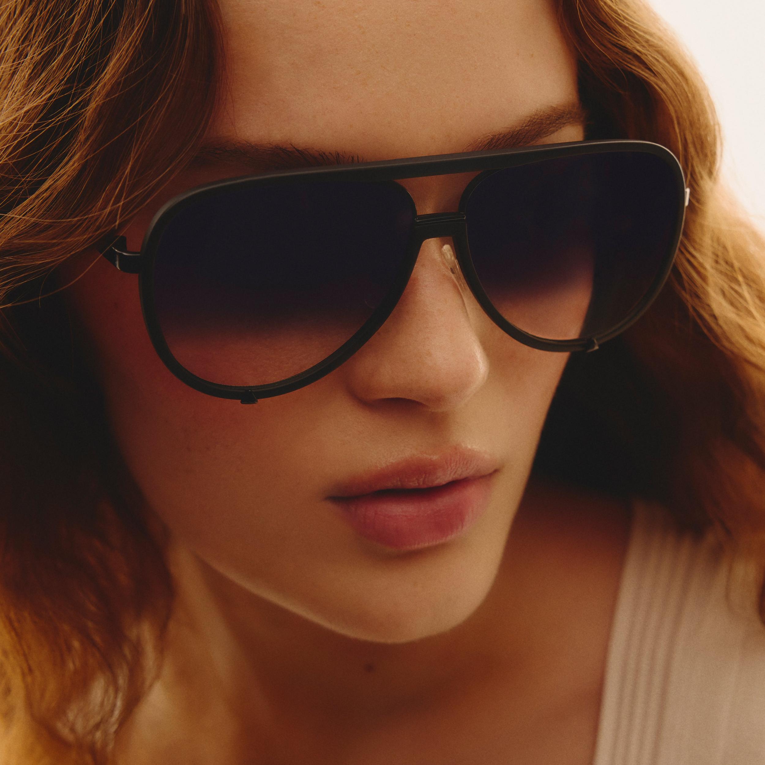 HIGH PROFILE Female Product Image