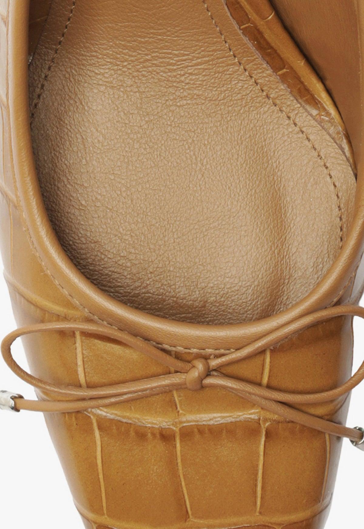 Arissa Pump Product Image