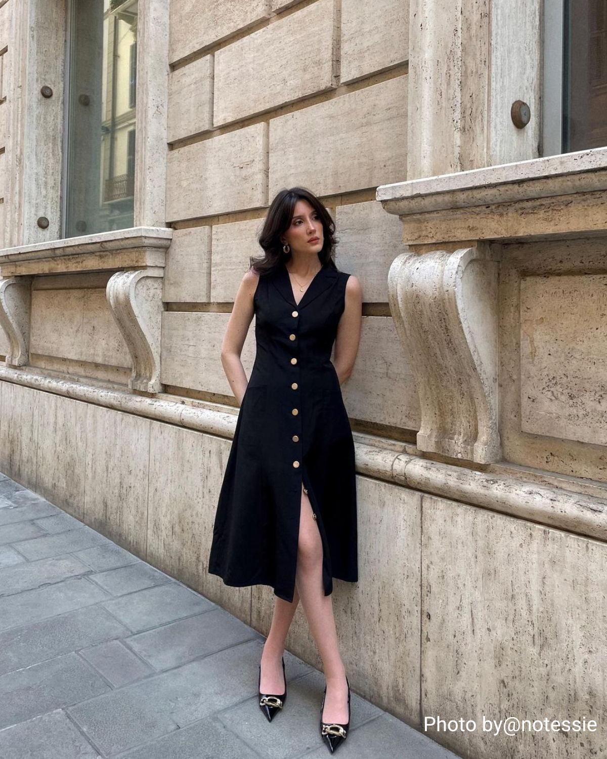 The Black V-Neck Tunic Midi Dress Female Product Image