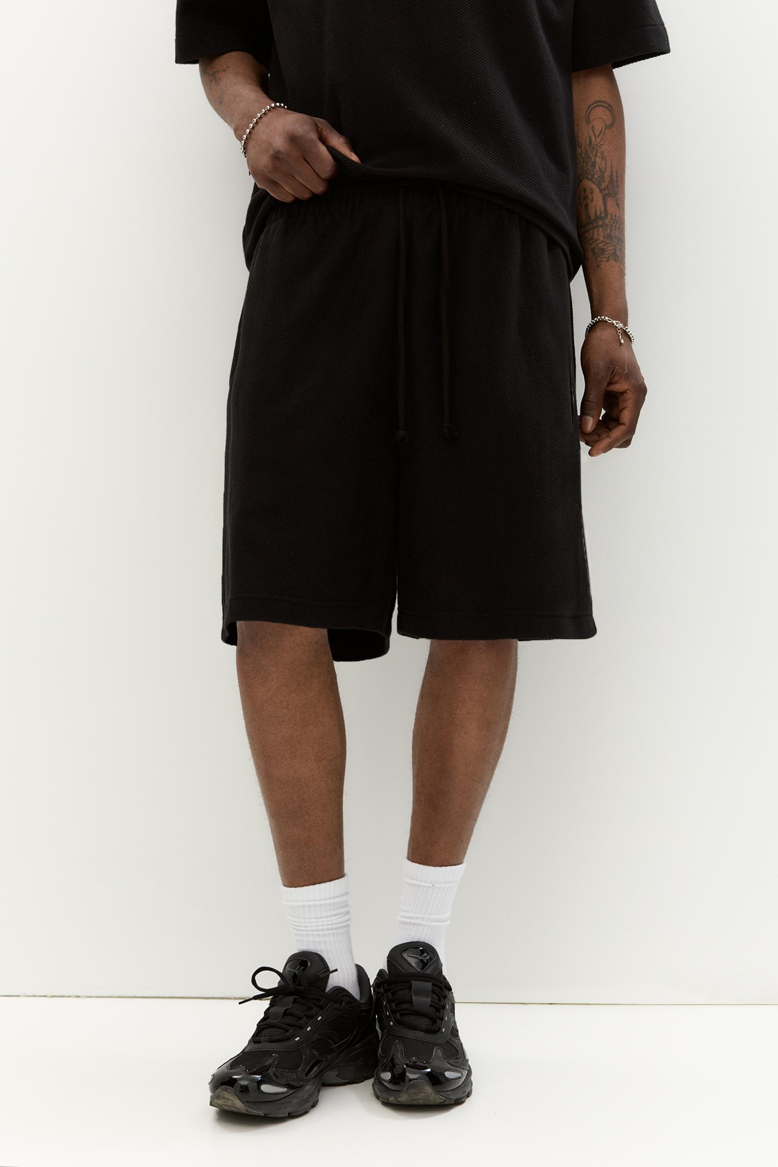 Diagonal textured Bermuda short sweatpants Product Image