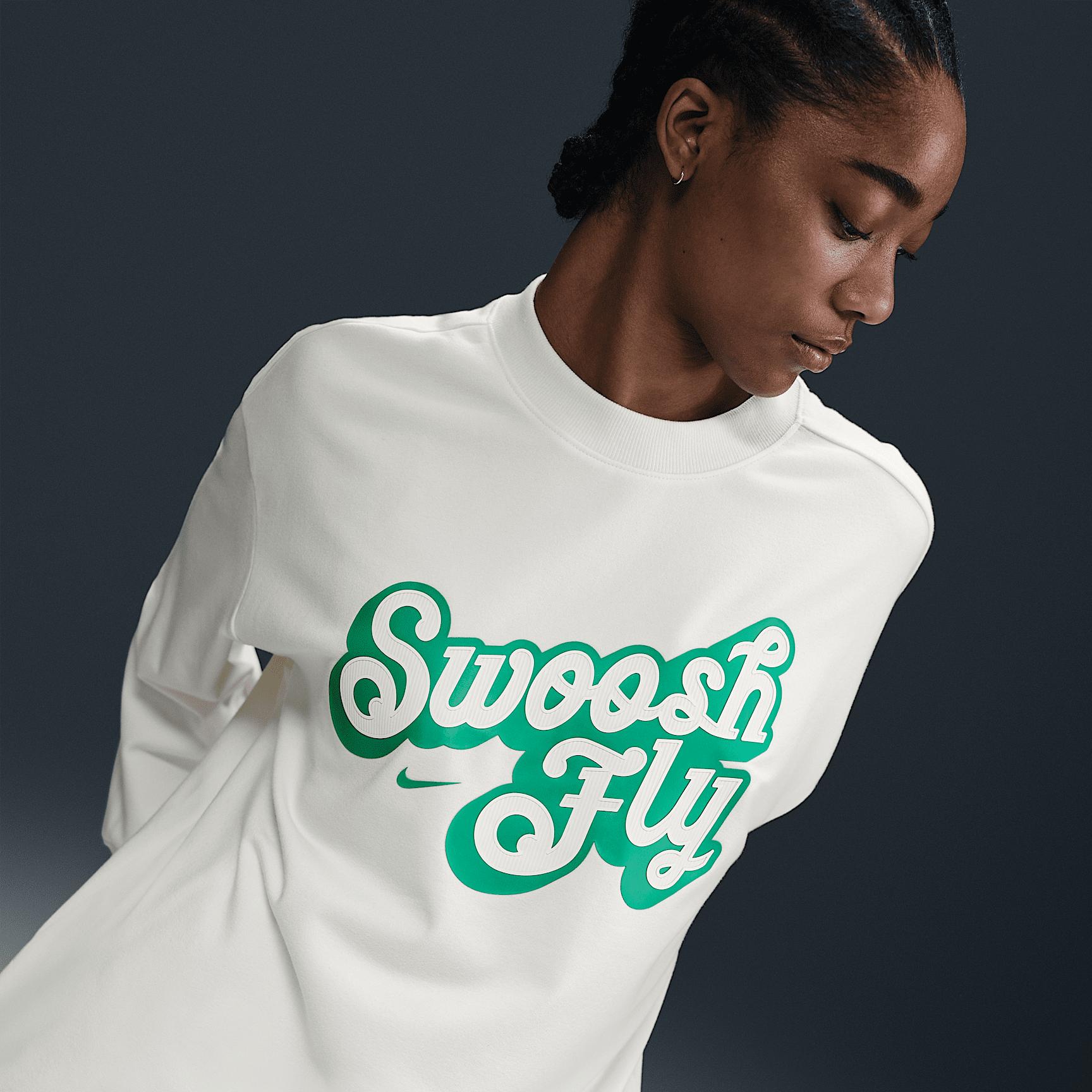 Nike Swoosh Fly Women's Dri-FIT Oversized French Terry Basketball Sweatshirt Product Image