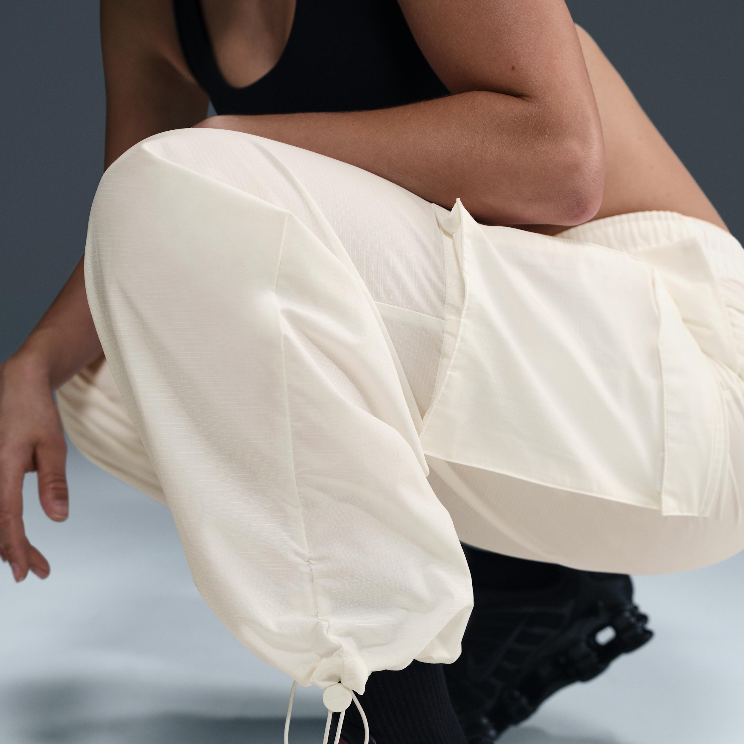 Womens Nike Sportswear Everything Wovens Mid-Rise Cargo Pants | HM6976-133 Product Image