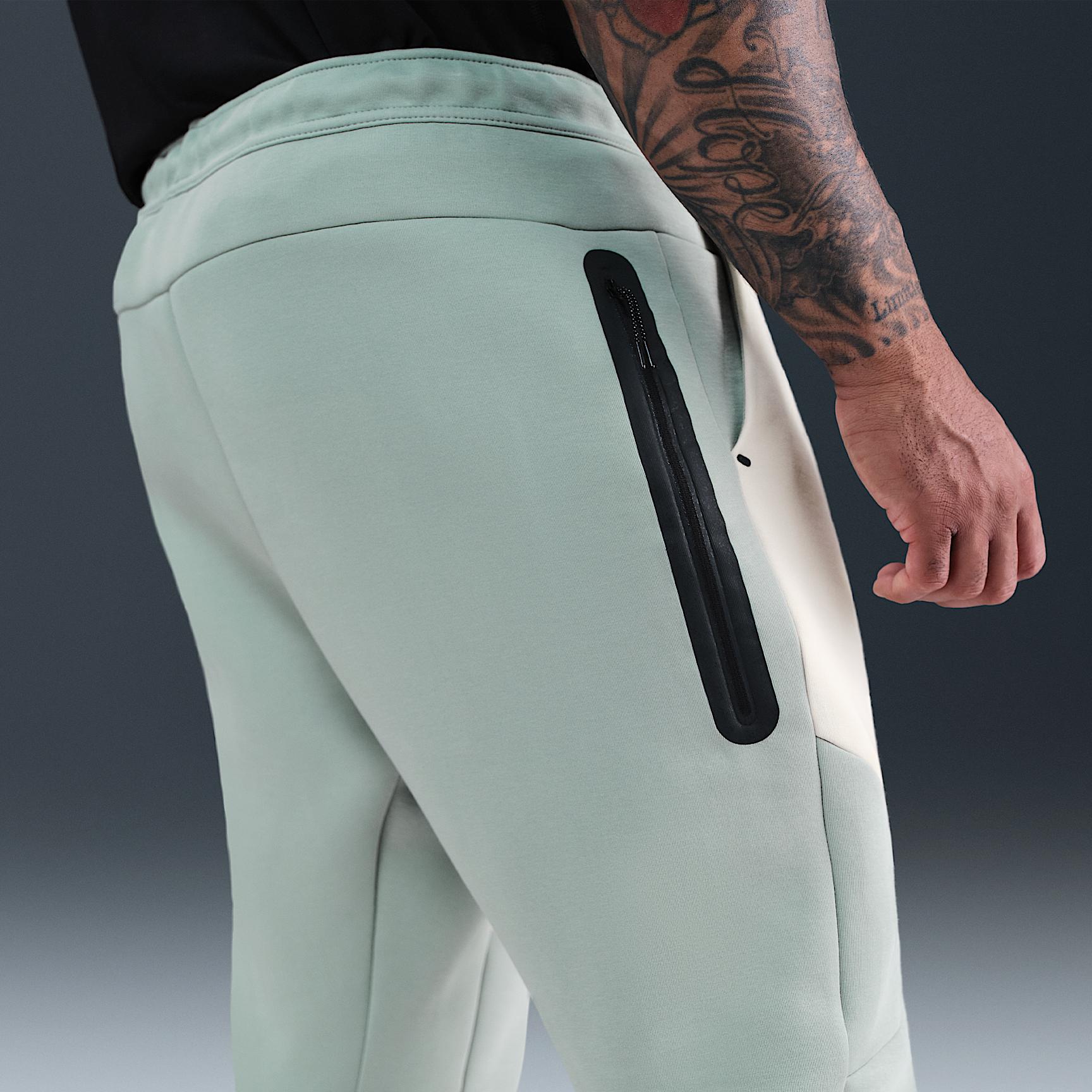 Nike Men's Tech Fleece Jogger Pants Product Image