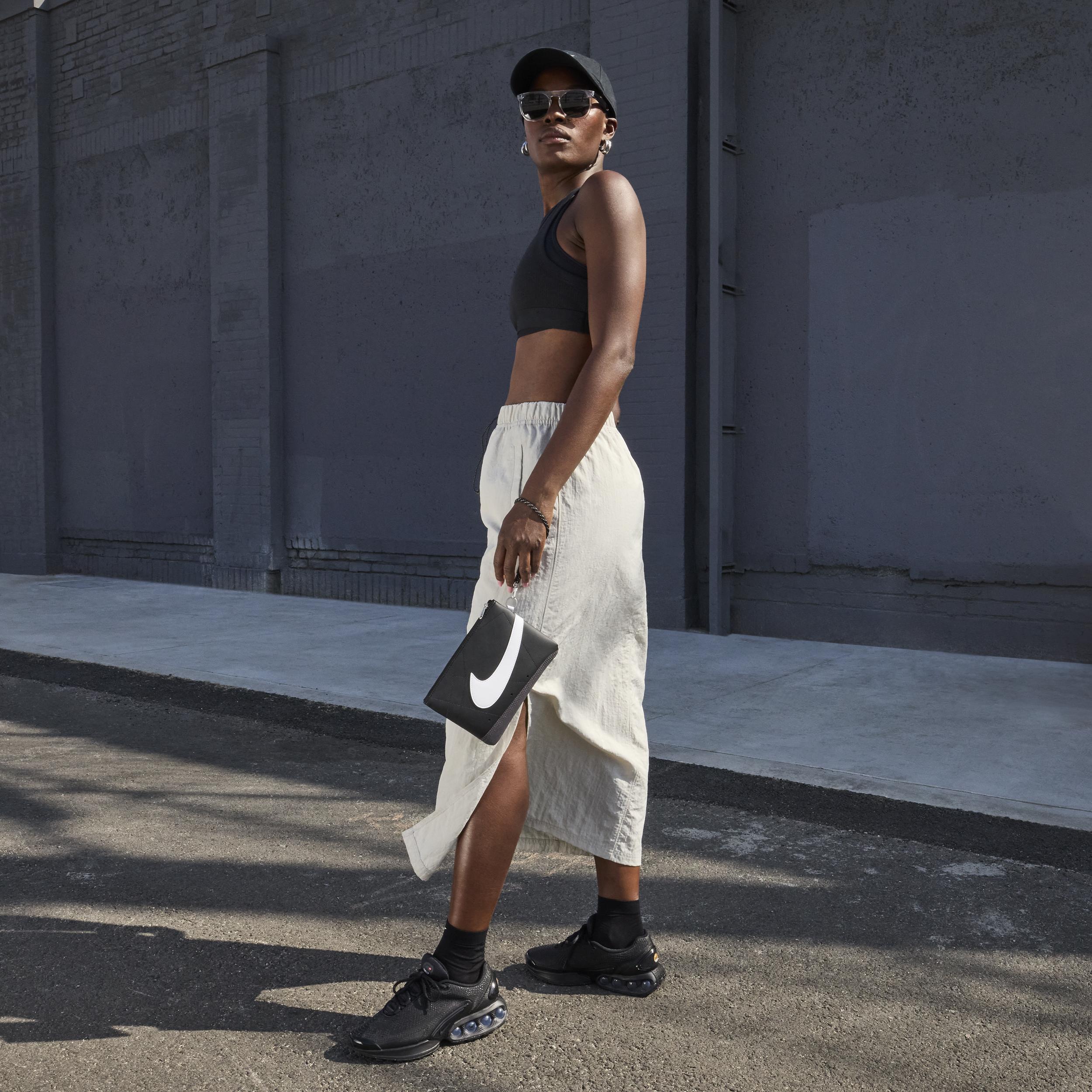 Nike Womens Air Max Dn Shoes | FJ3145-003 Product Image