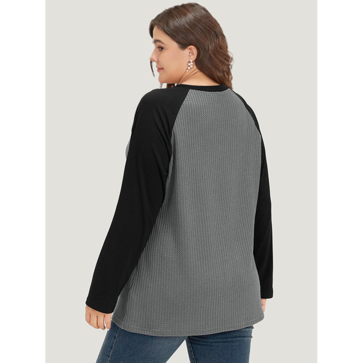 Plus Size Waffle Knit Raglan Sleeve Metal Buckle Detail T-shirt Gray Women Leisure Contrast Plain V-neck Casual T-shirts BloomChic 28/5X Product Image