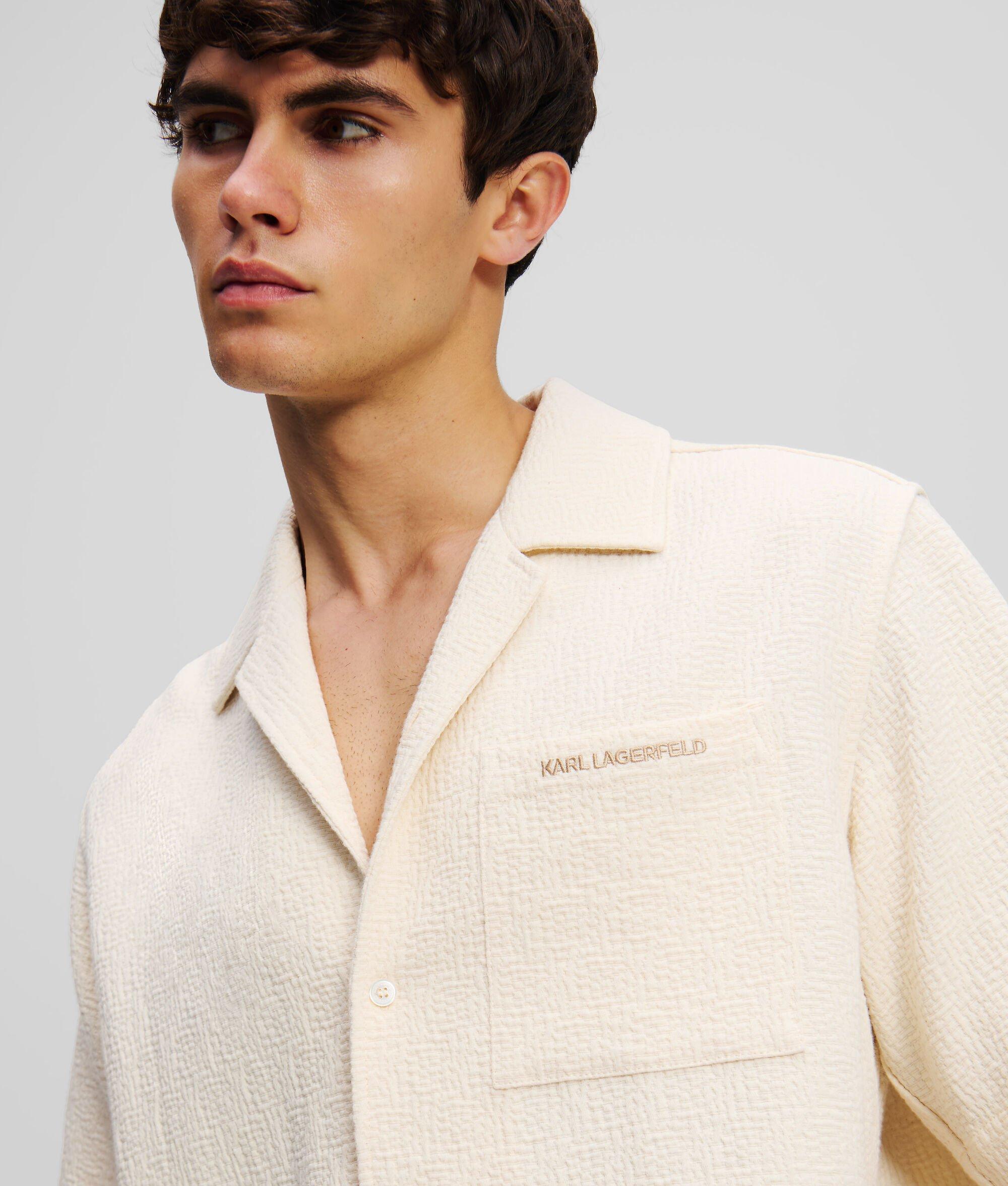 LIGHTWEIGHT SHORT-SLEEVED SHIRT Product Image