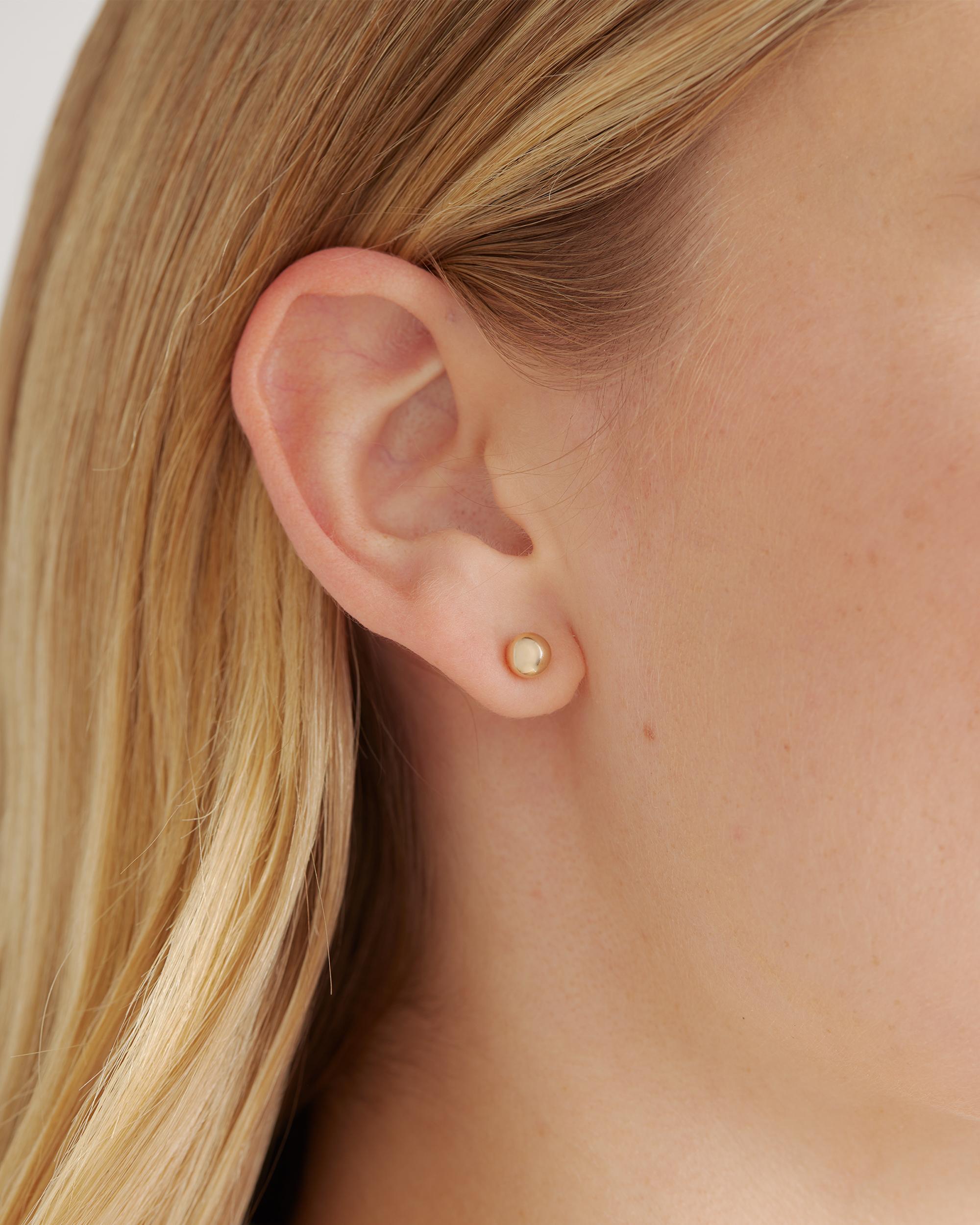Quince | Women's 14K Gold Freshwater Cultured Pearl Studs Product Image