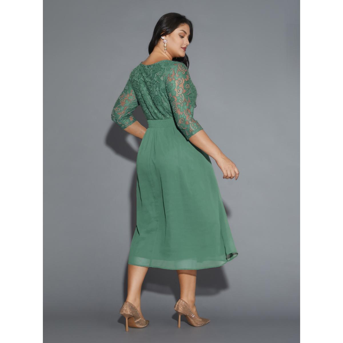 Plus Size Lace Patchwork Shirred Midi Pocket Dress Greenbean Women Cocktail Woven ribbon&lace trim Round Neck Elbow-length sleeve Curvy BloomChic 14-16/1X Product Image