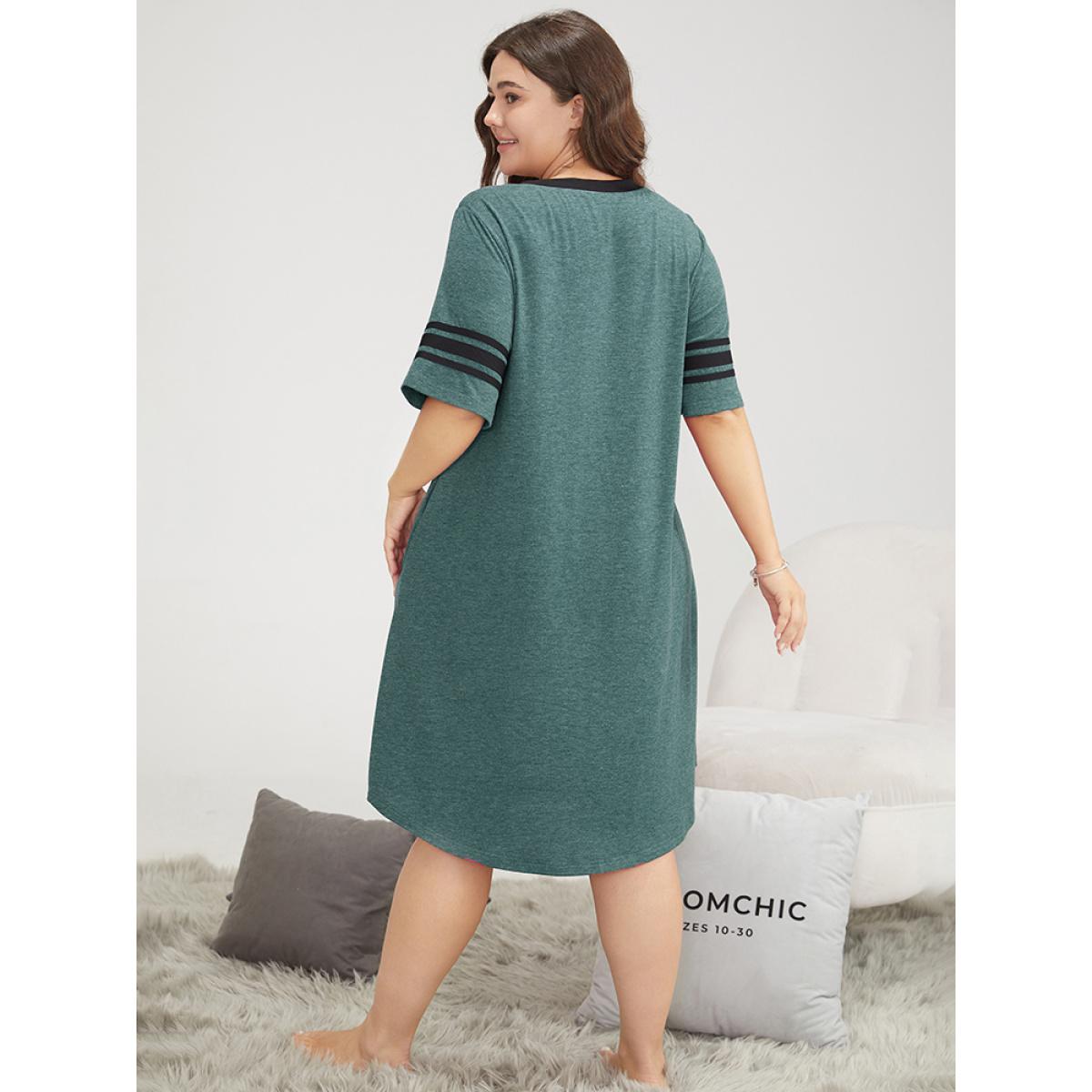 Plus Size Contrast Trim Pocket Striped Sleep Dress Women DarkGreen Casual Plain Contrast V-neck Loungewear BloomChic 22-24/3X Product Image