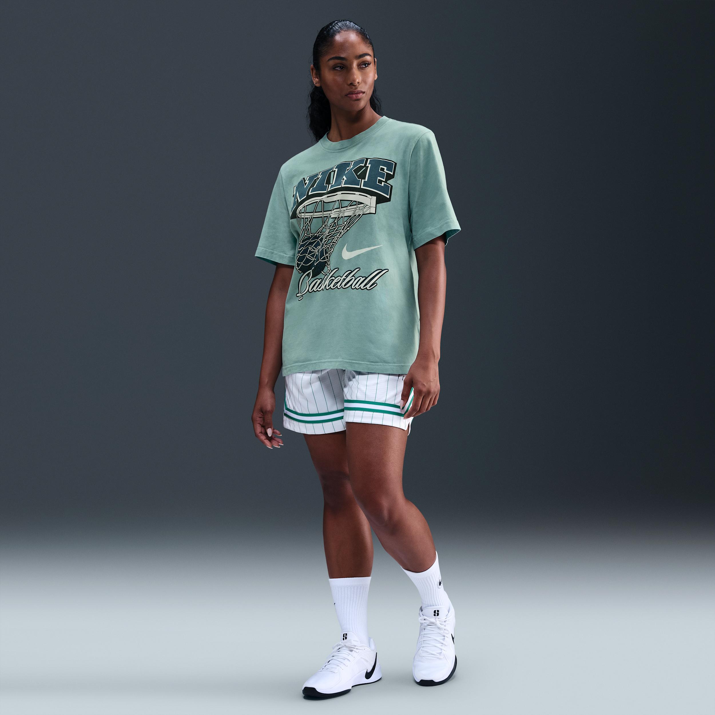 Nike Women's Loose Graphic Basketball T-Shirt Product Image