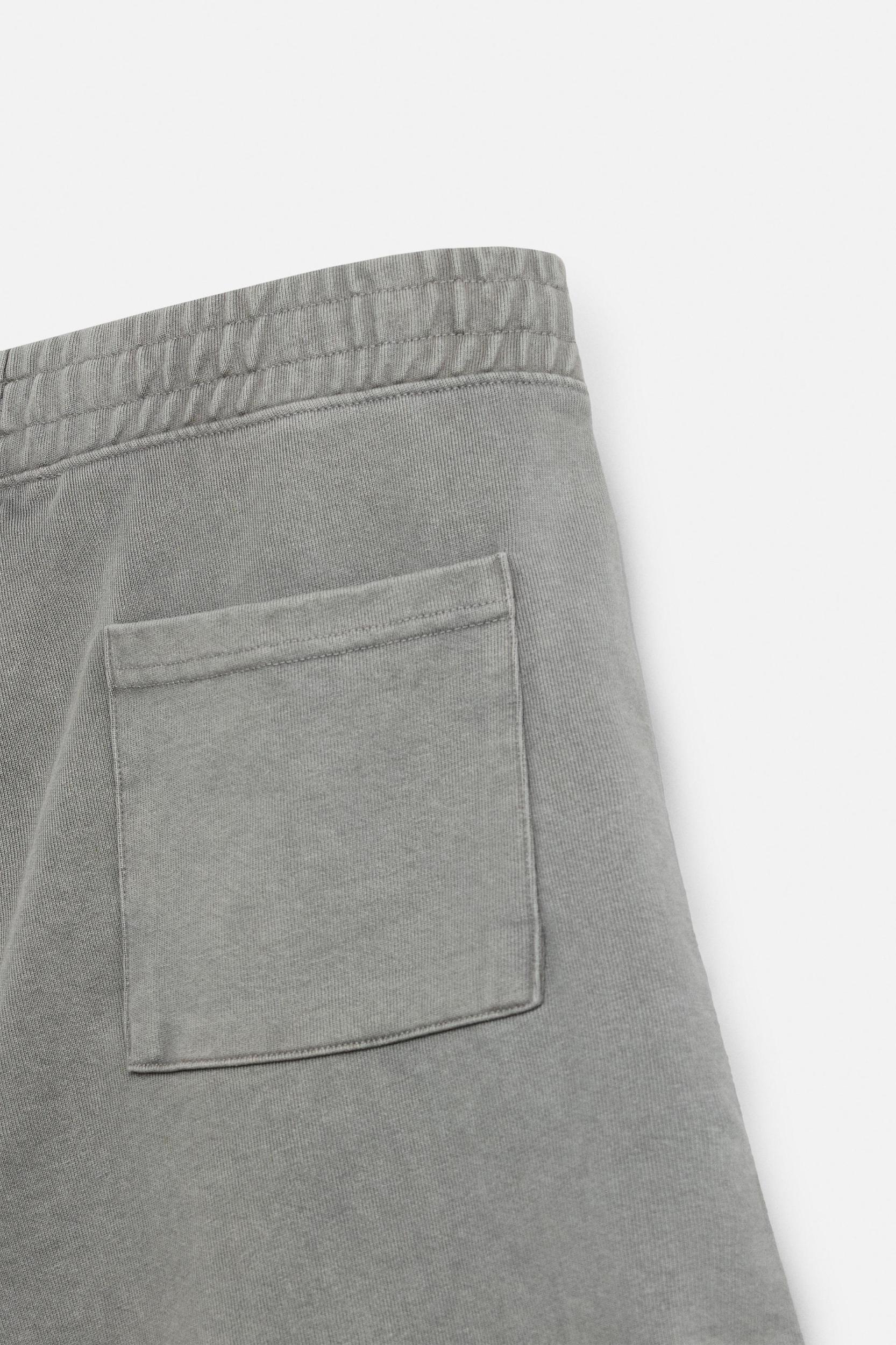 BAGGY FIT JOGGER SHORTS Product Image