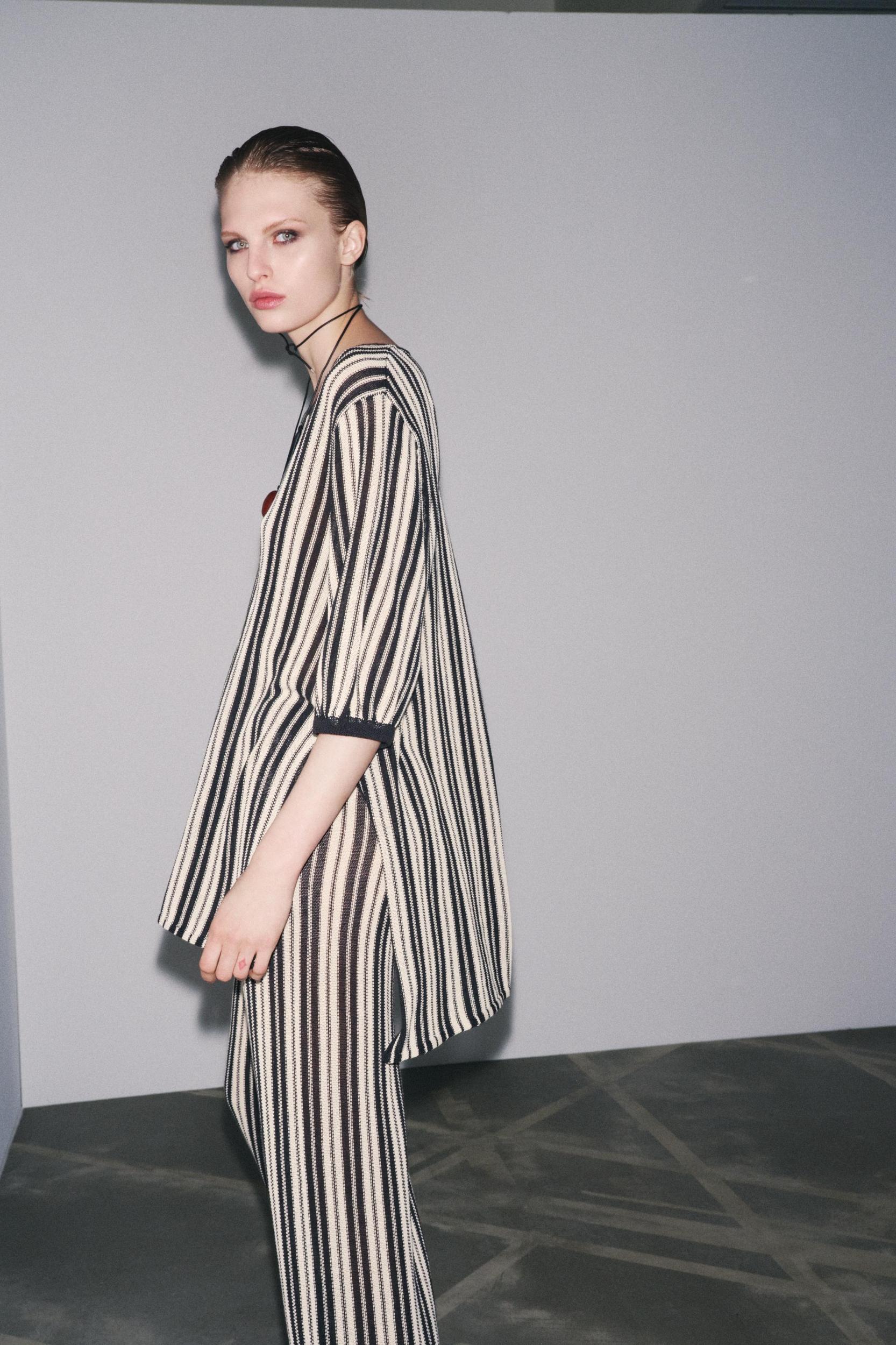 STRIPED KNIT TOP WITH LINEN Product Image