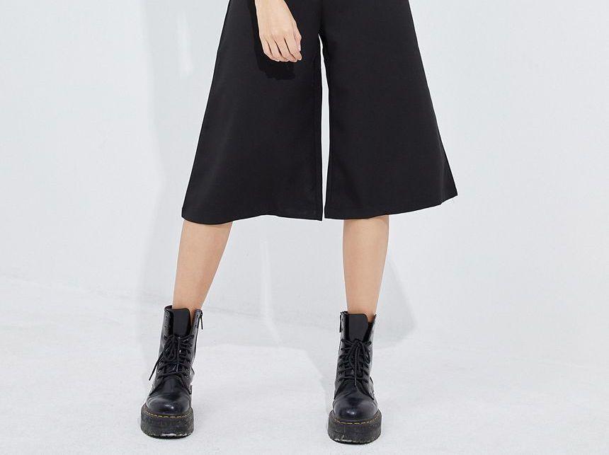 Cut-Out Belted Detail Wide-Leg Cropped Pants Product Image