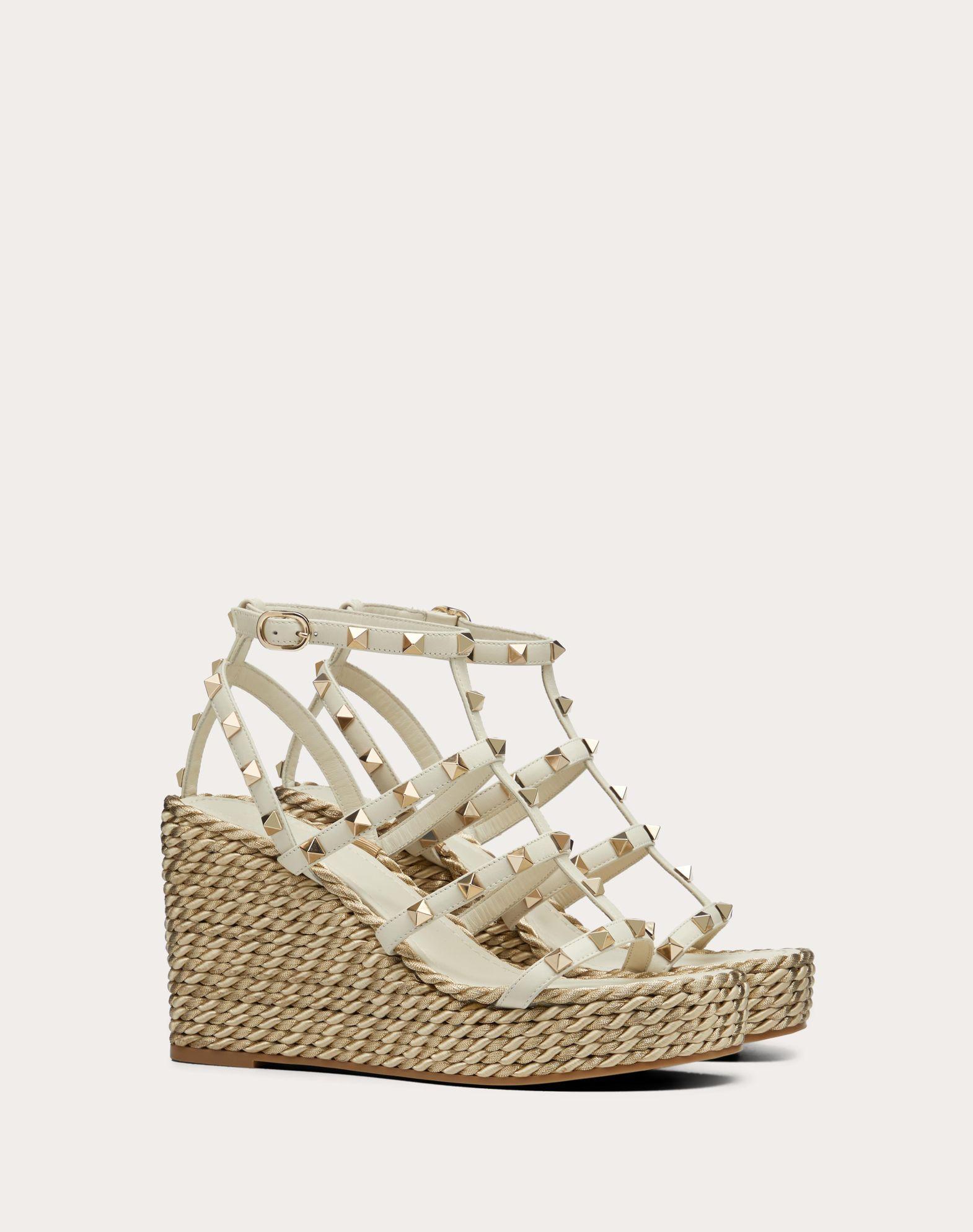 ROCKSTUD CALFSKIN WEDGE SANDAL WITH STRAPS 95 MM  Product Image