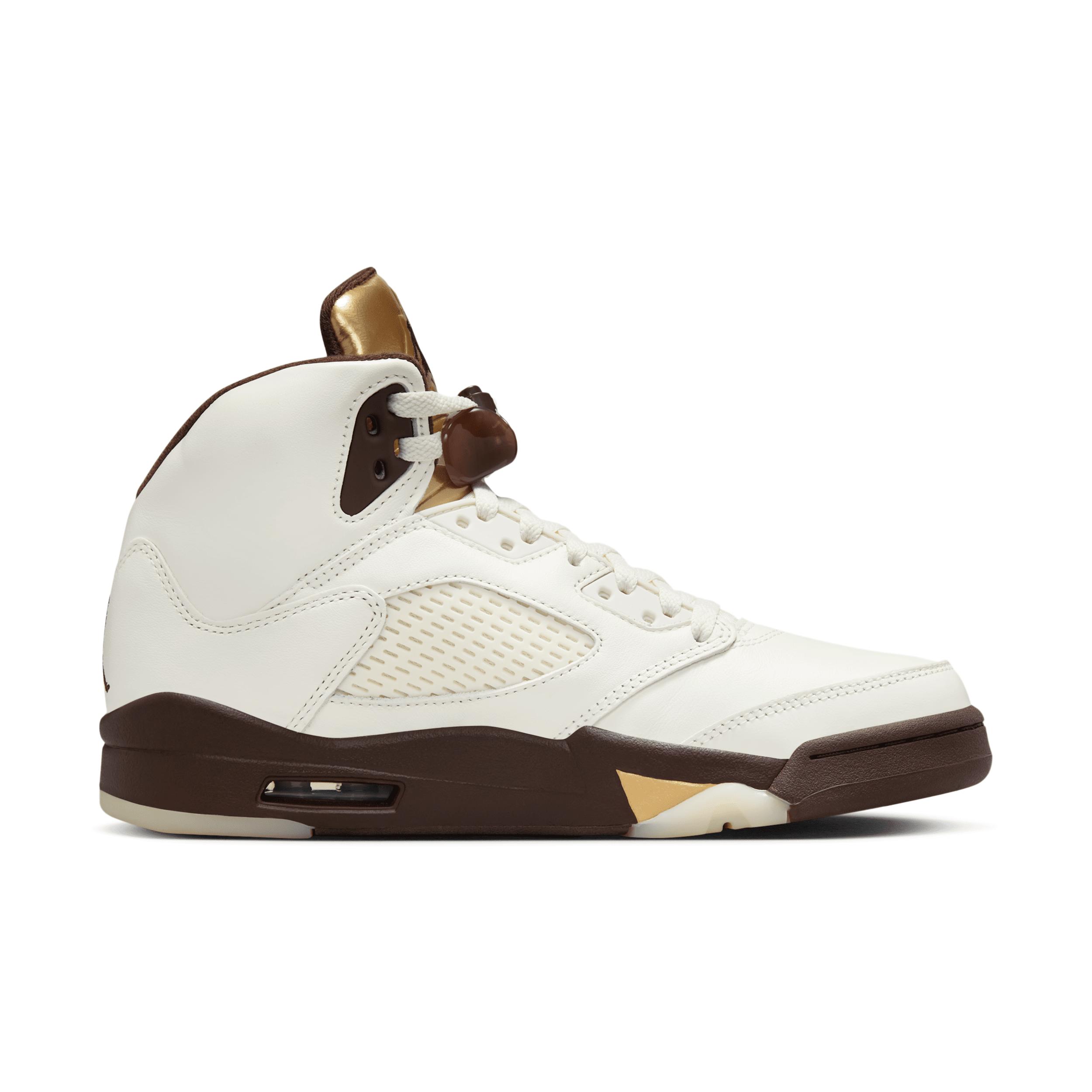 Womens Air Retro 5 Basketball Shoes Product Image
