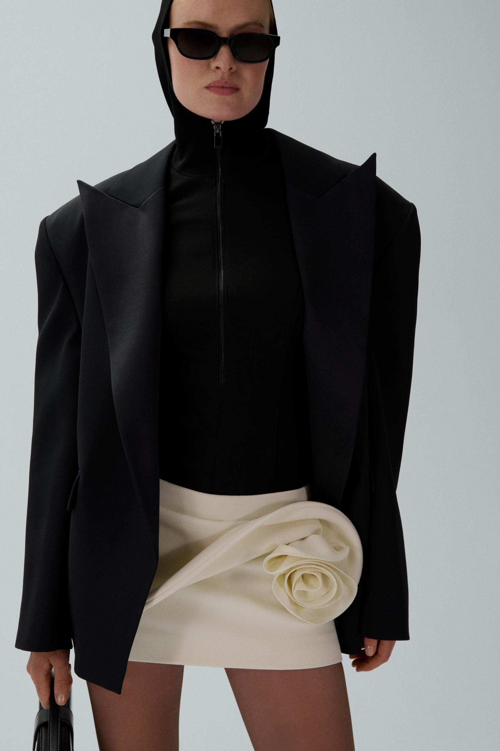 Low waist floral appliqué mini skirt in cream Product Image